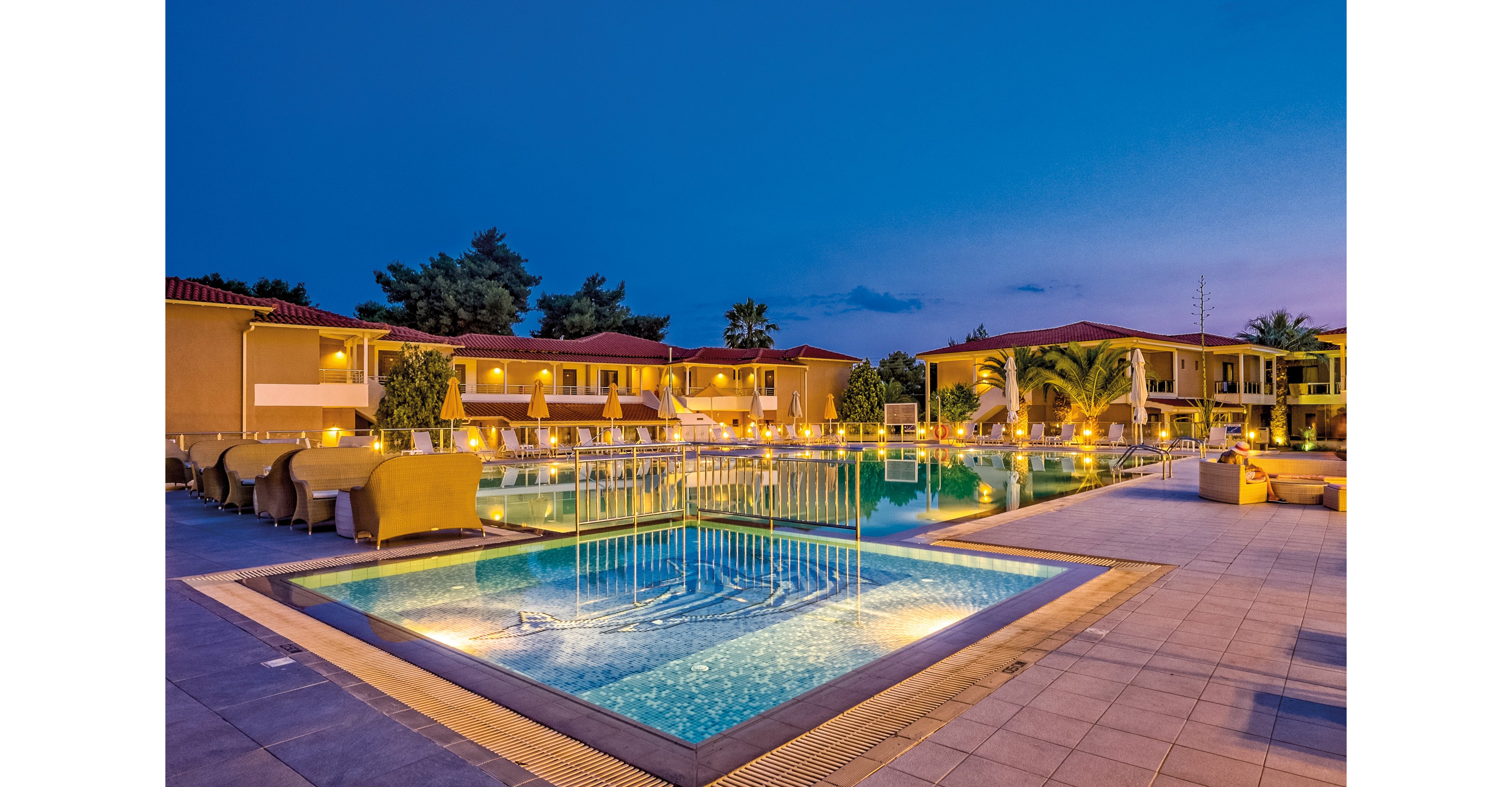 Lagomandra Beach Hotel