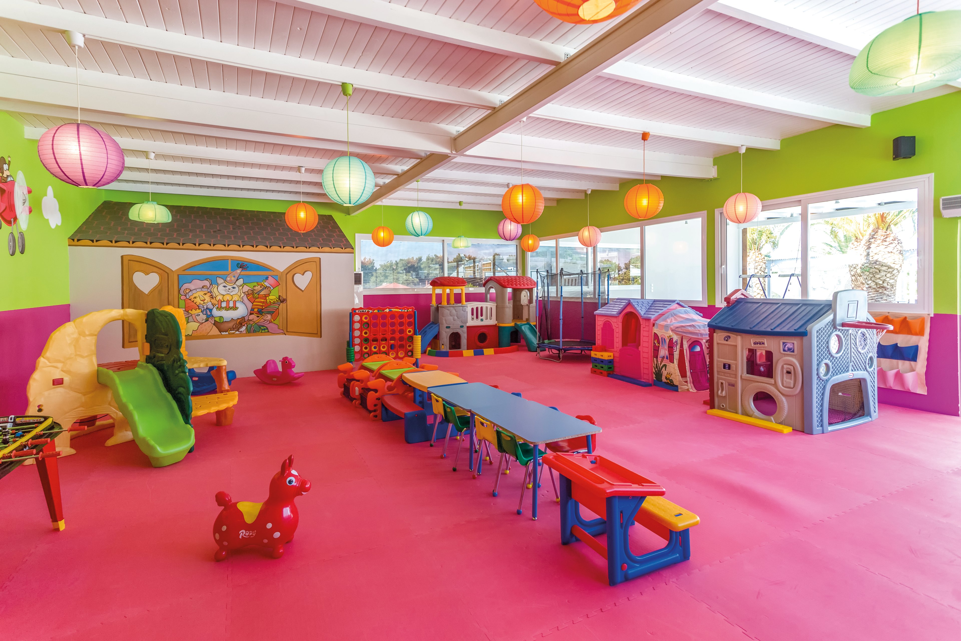 Lagomandra Beach Hotel