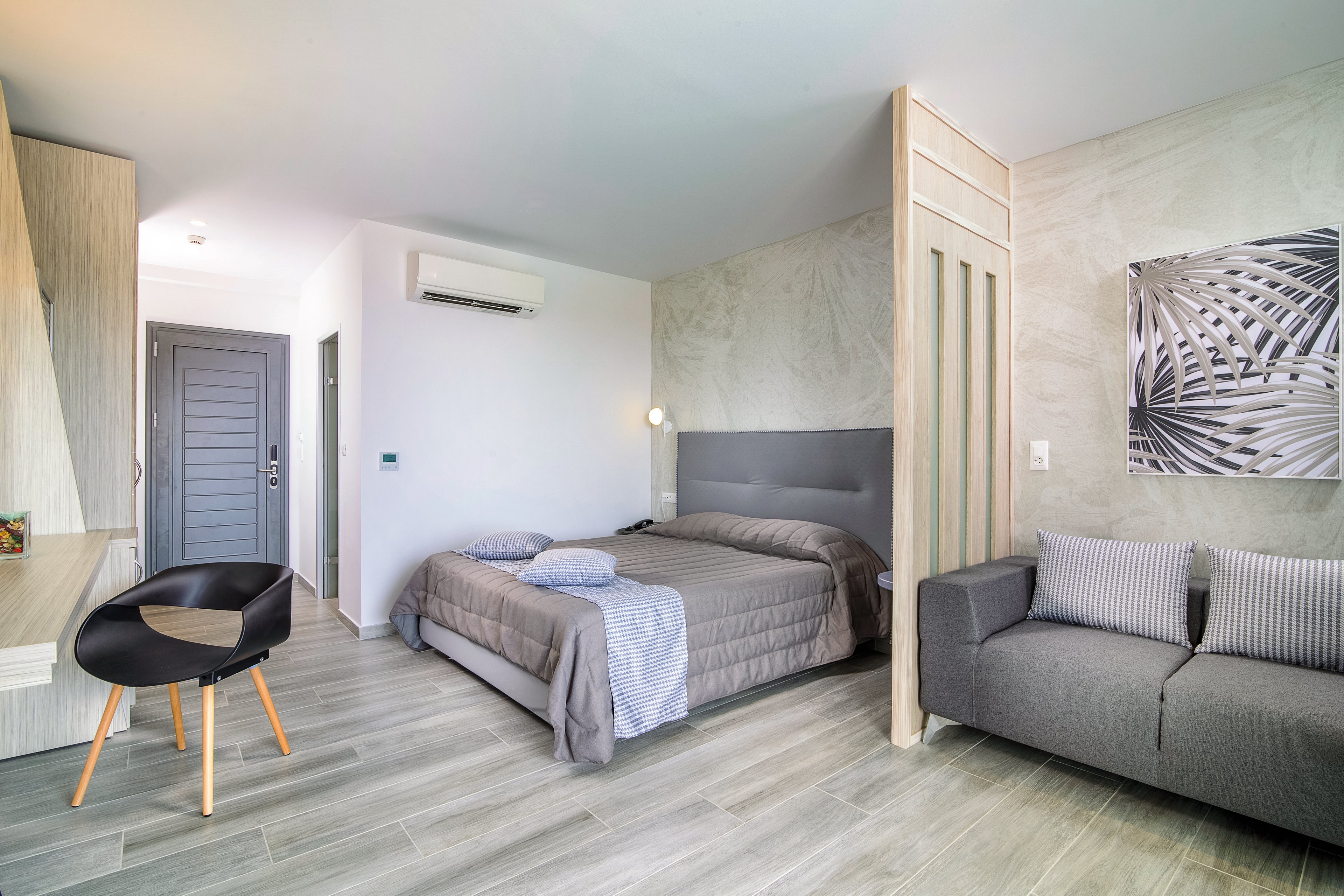 Lagomandra Beach Hotel