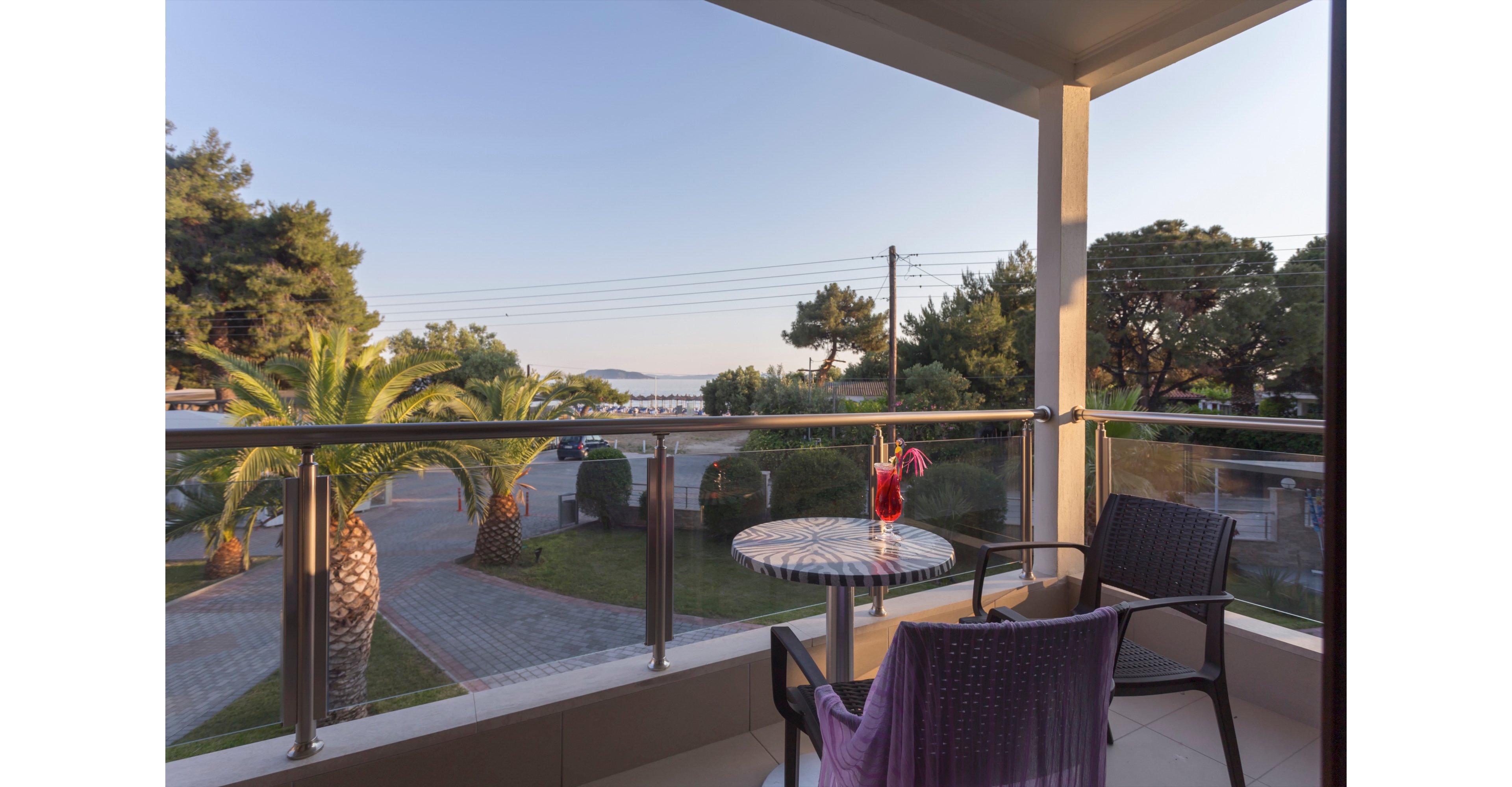 Lagomandra Beach Hotel