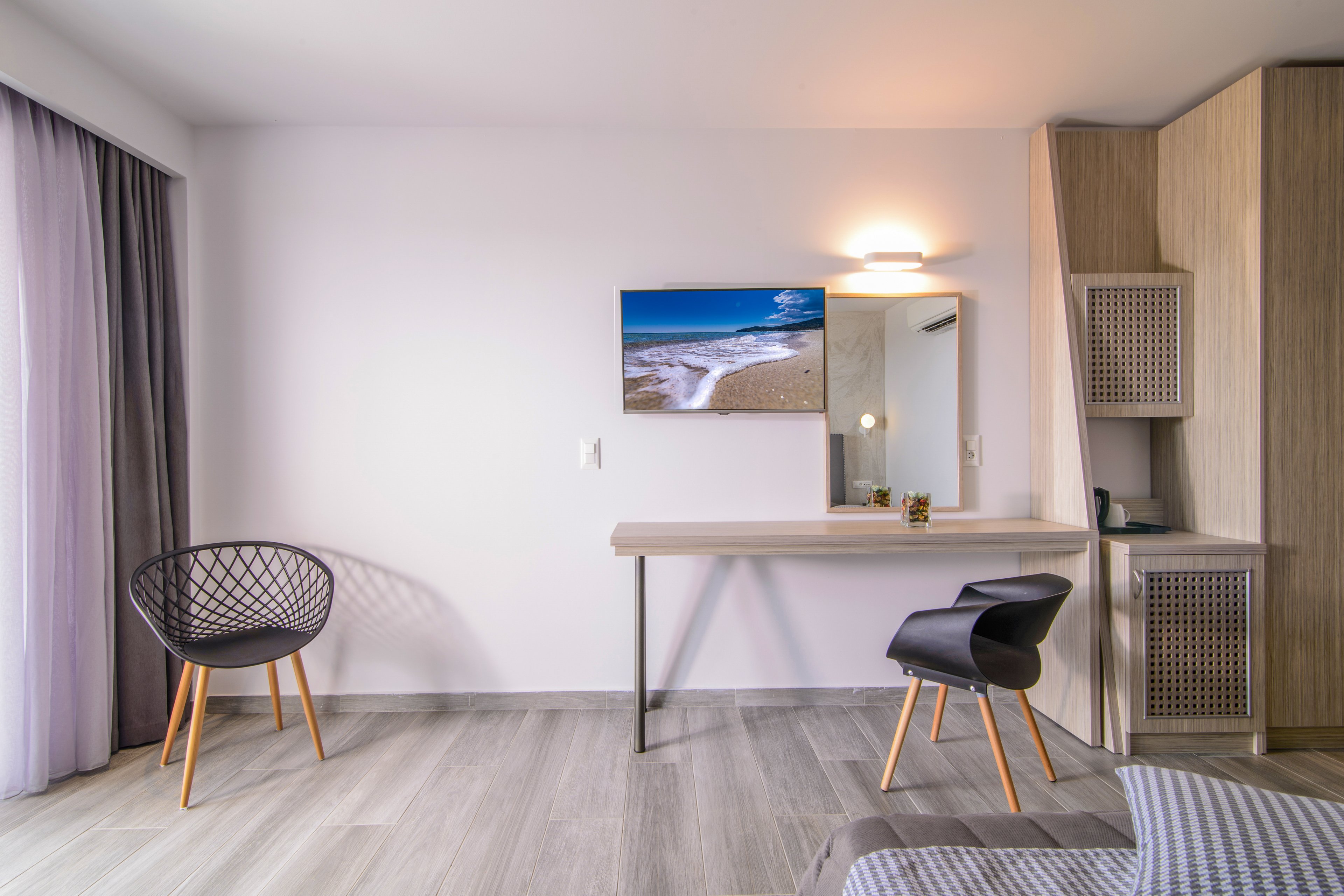 Lagomandra Beach Hotel