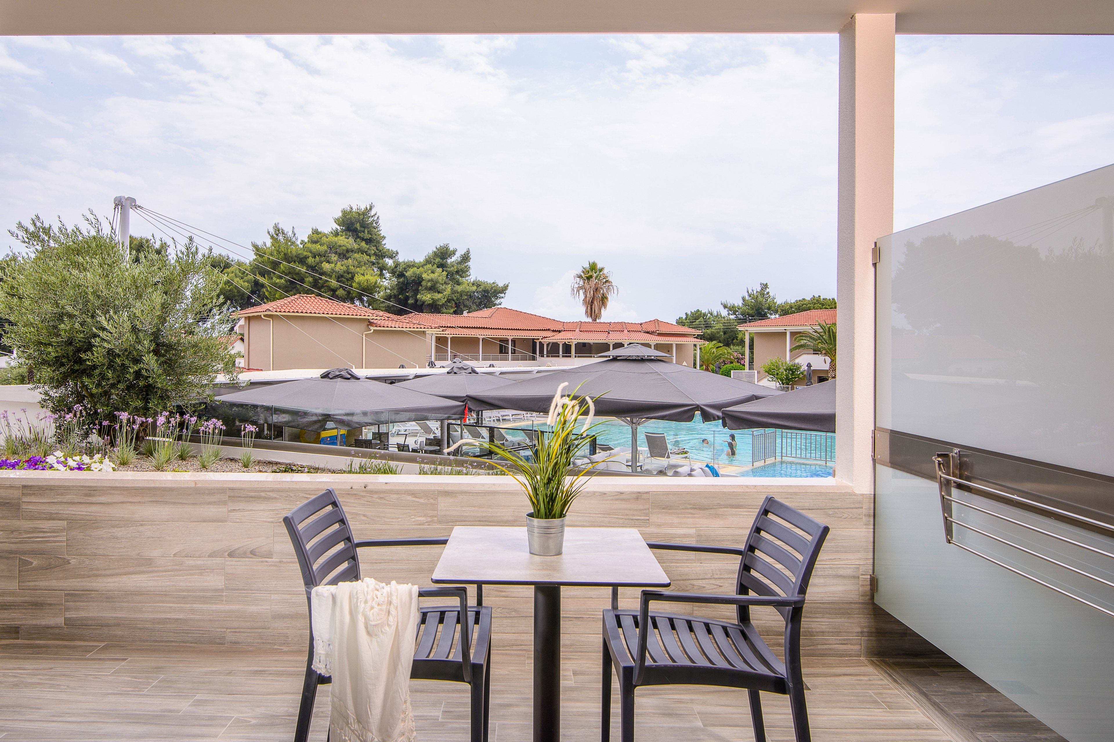 Lagomandra Beach Hotel