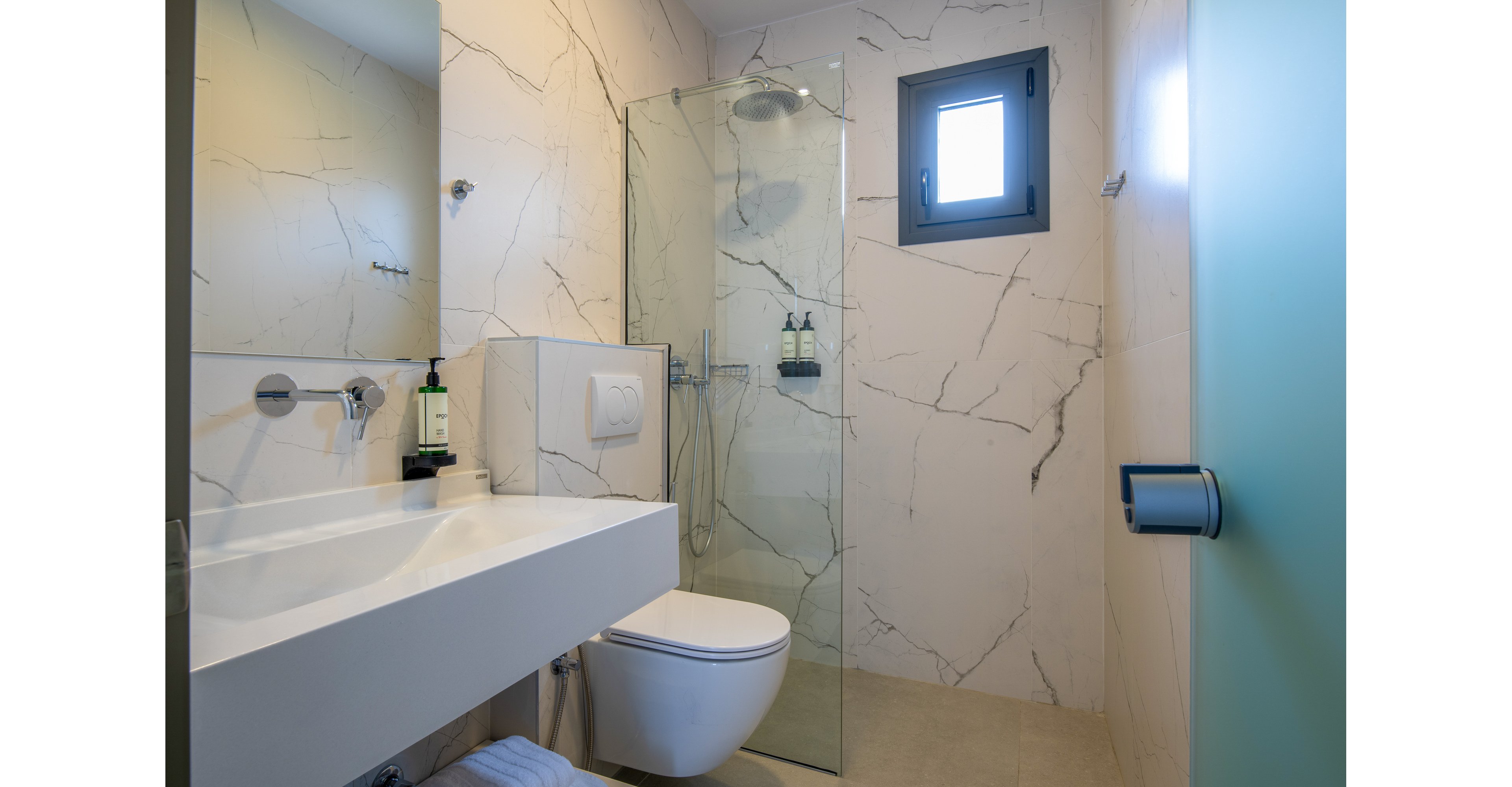 Lagomandra Beach Hotel