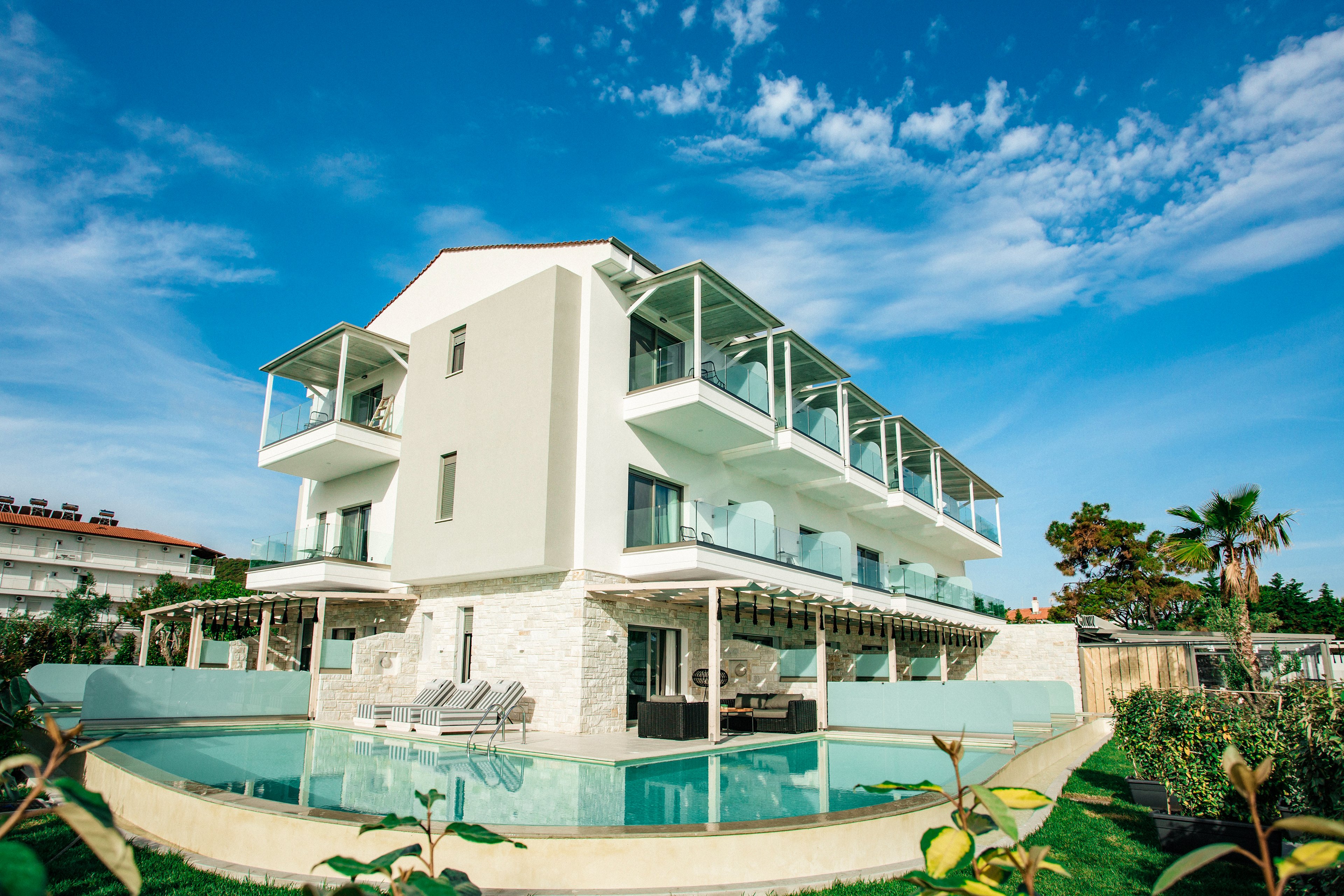 Blue Carpet Luxury Suites