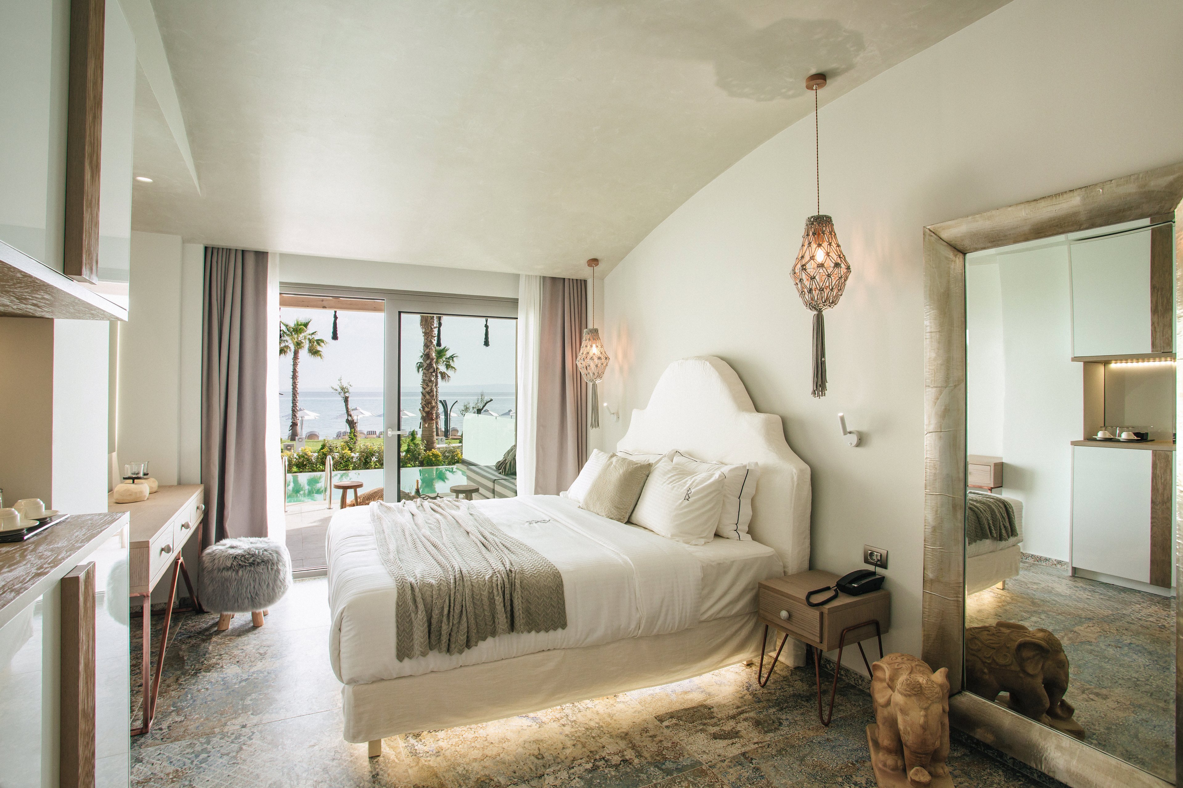 Blue Carpet Luxury Suites