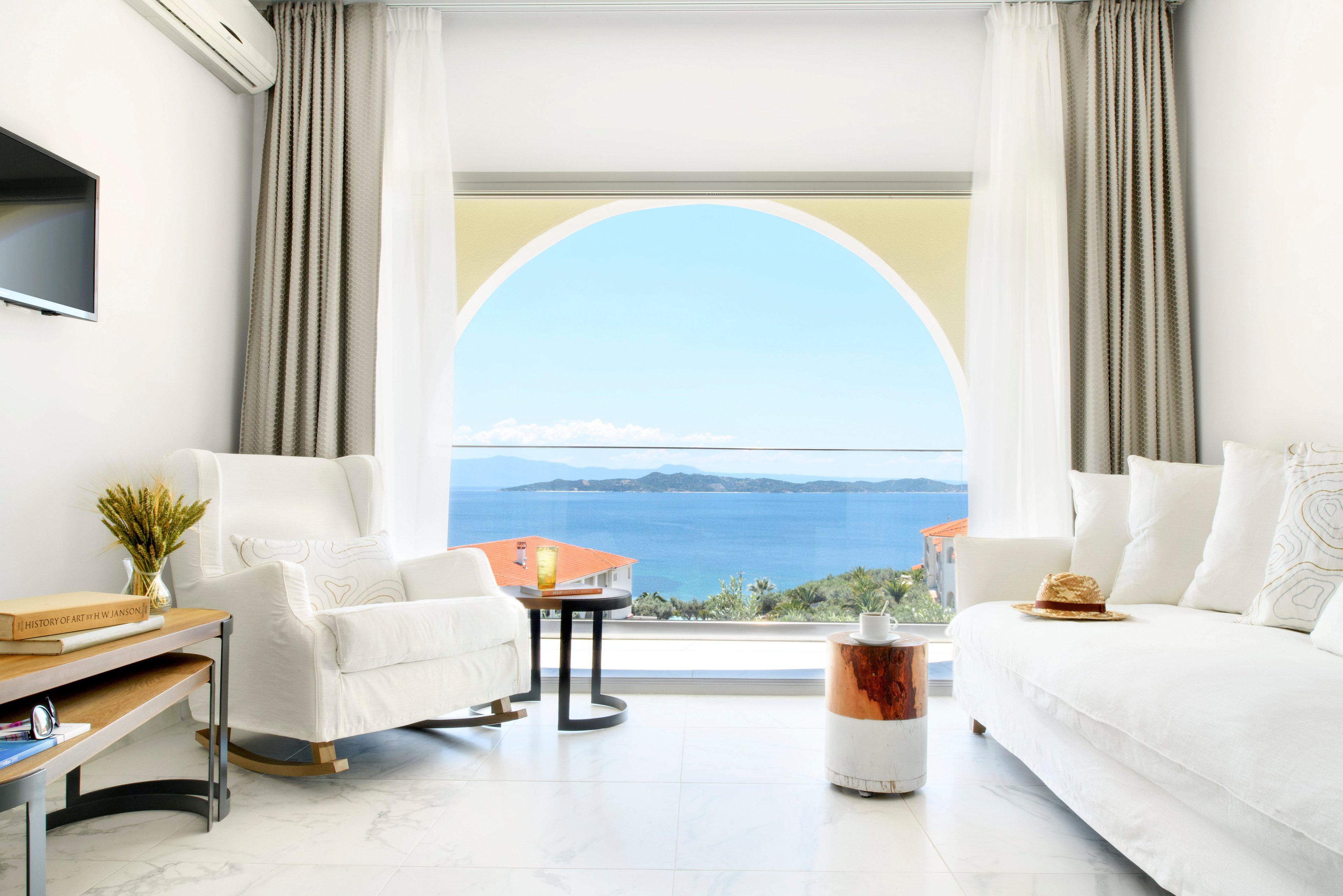 Akrathos Beach Hotel