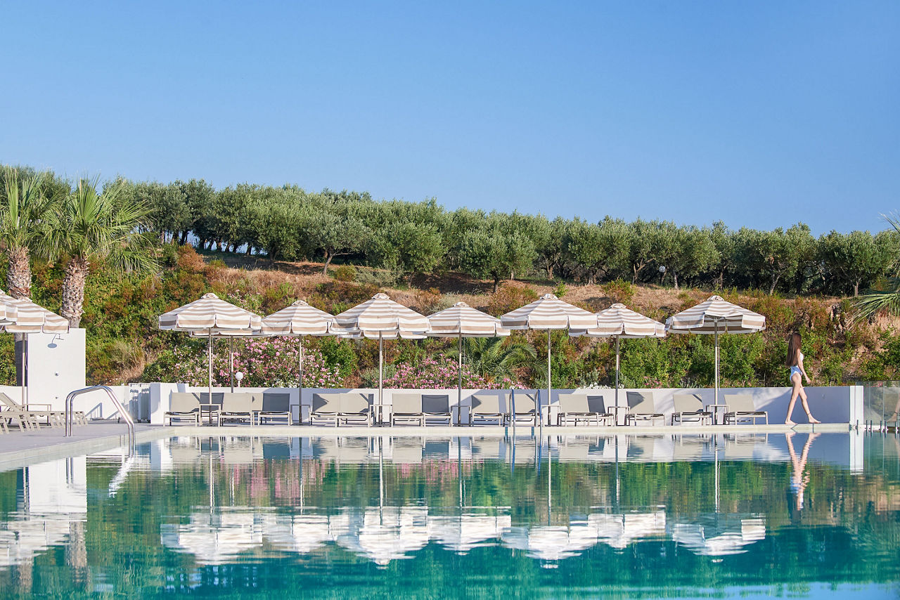 Akrathos Beach Hotel