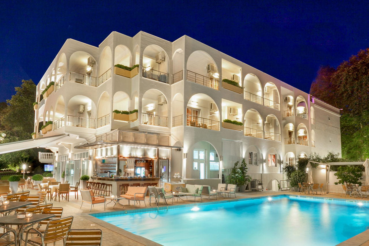 Kronos Hotel