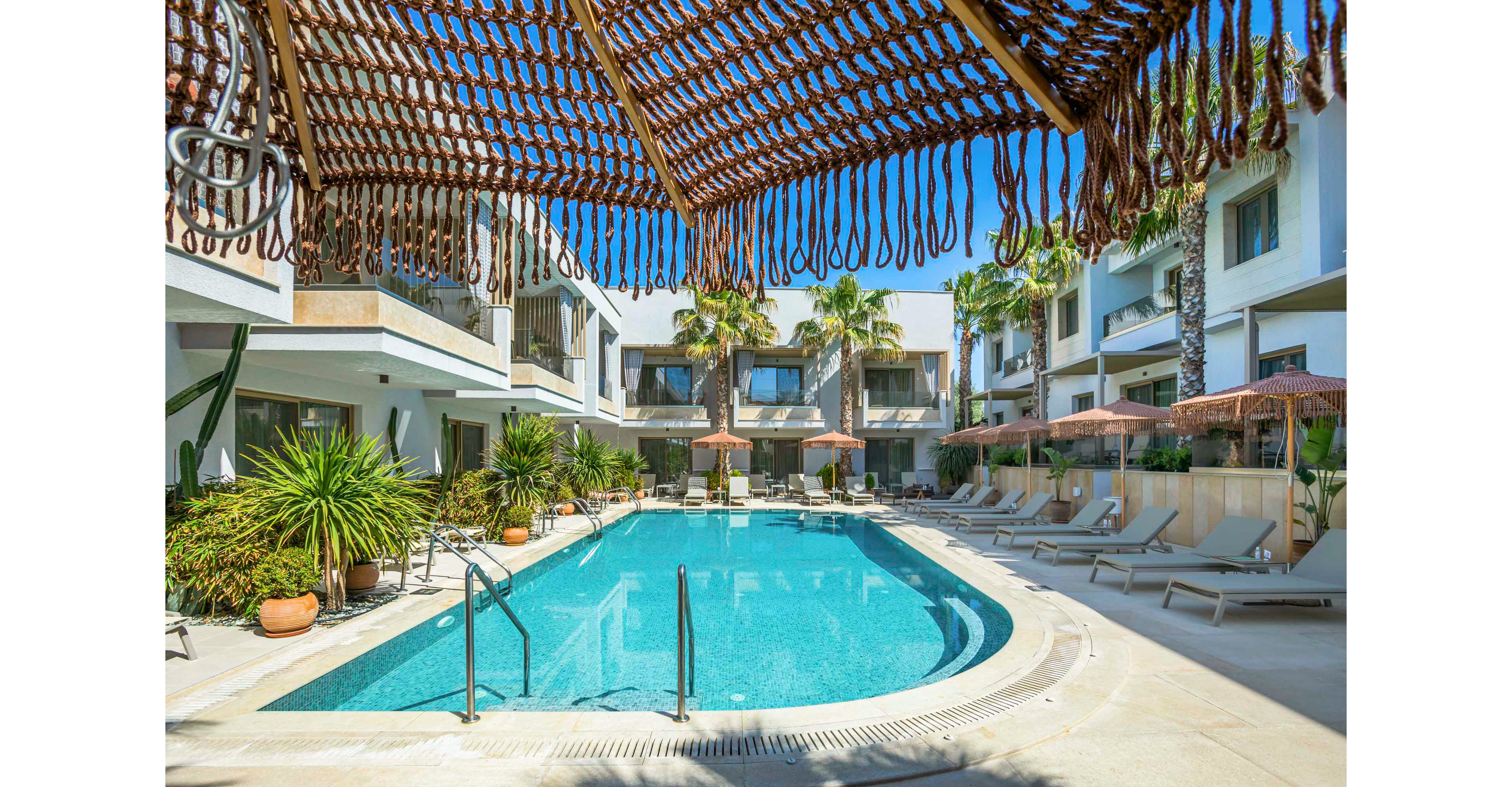 Pefki Deluxe Residences