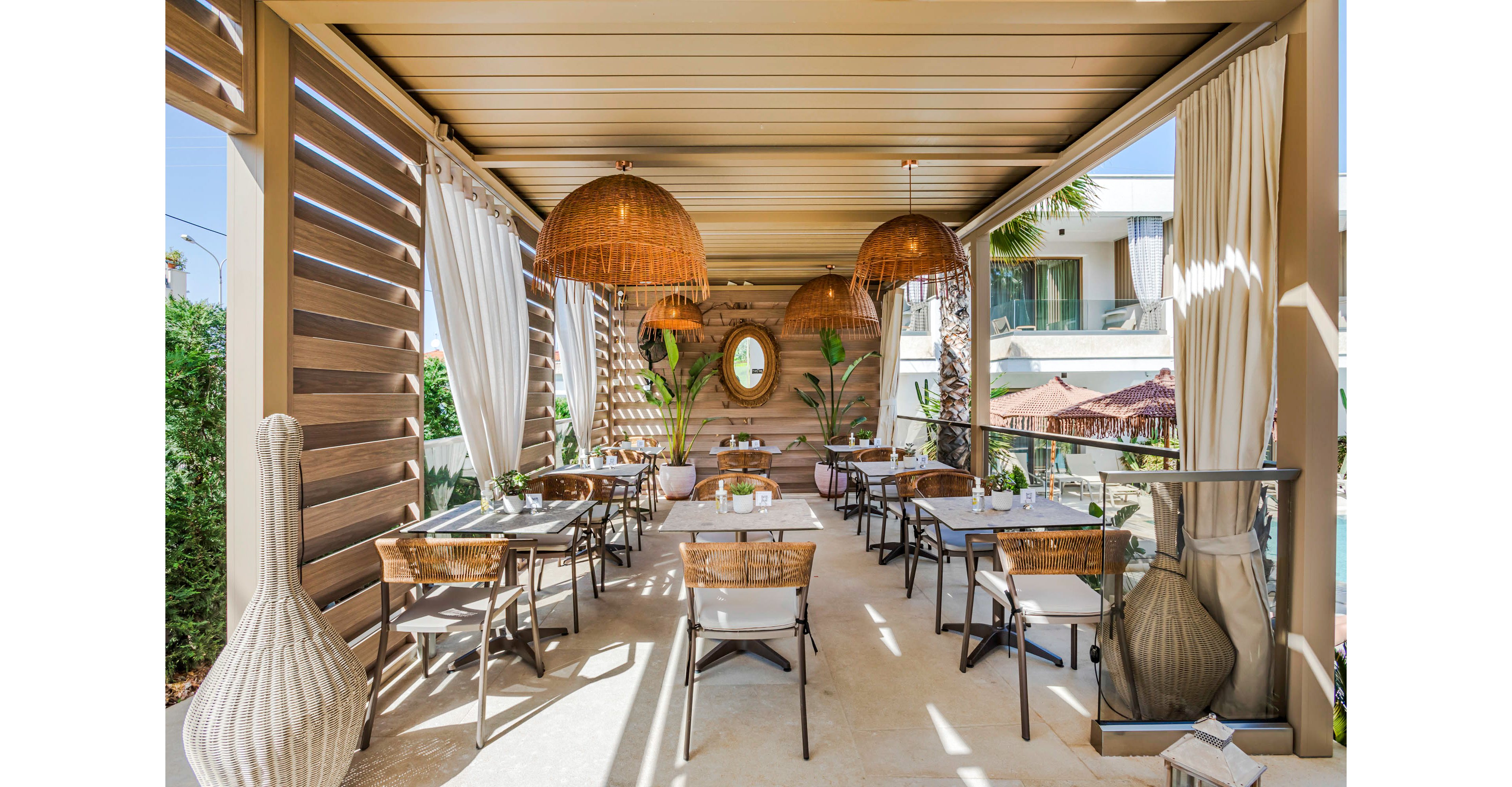 Pefki Deluxe Residences