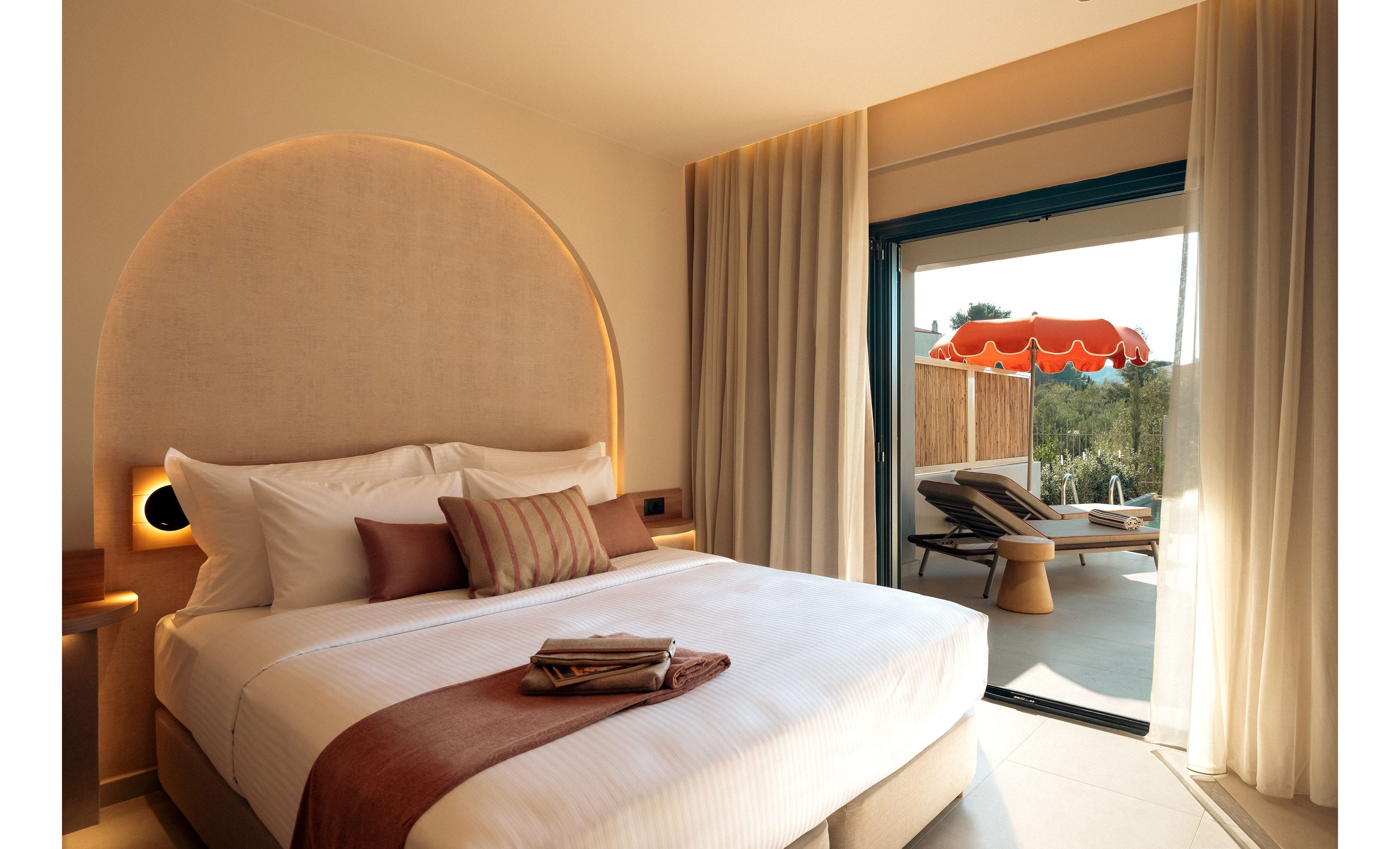 Zeus Kassandra Lagoon