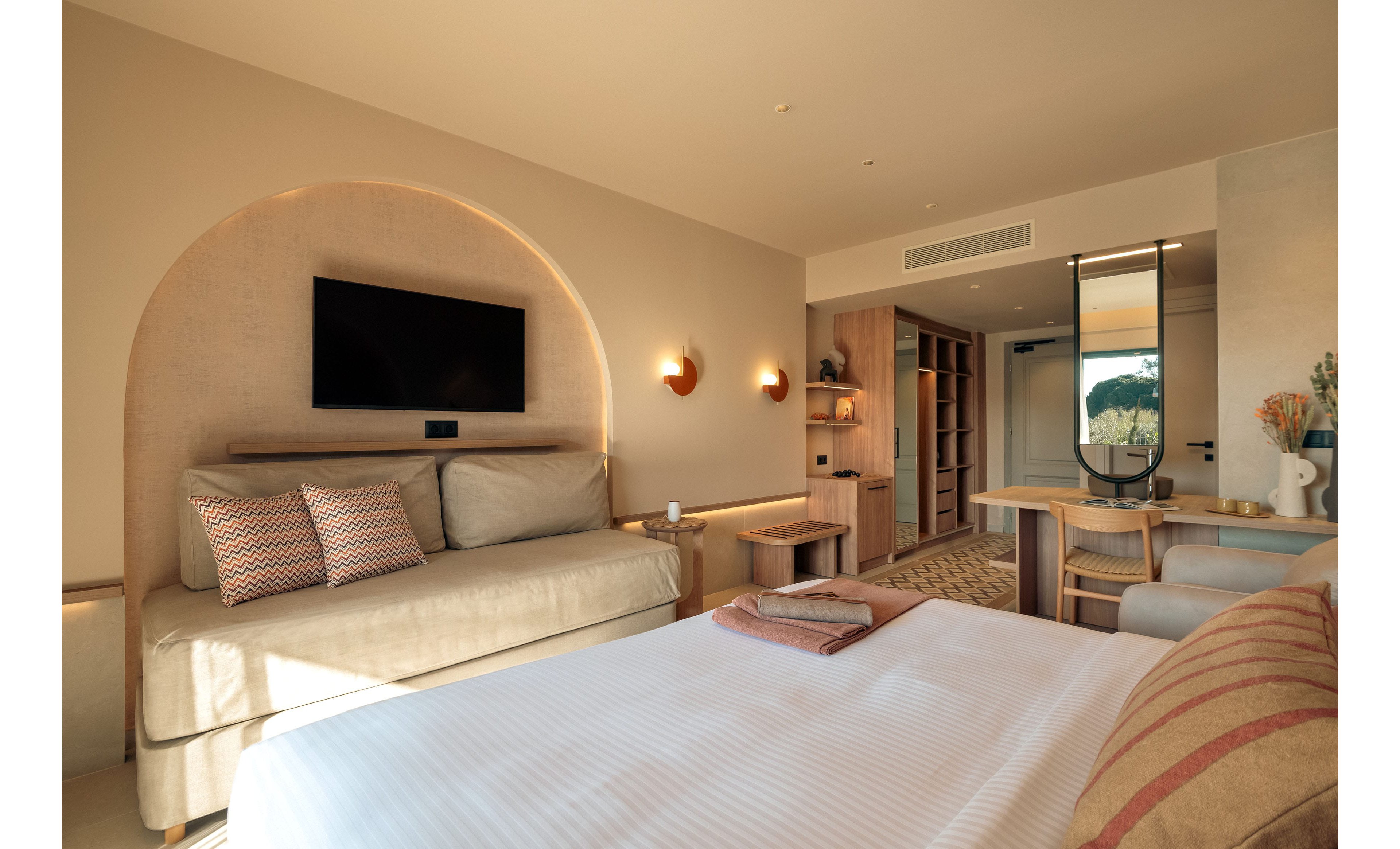 Zeus Kassandra Lagoon