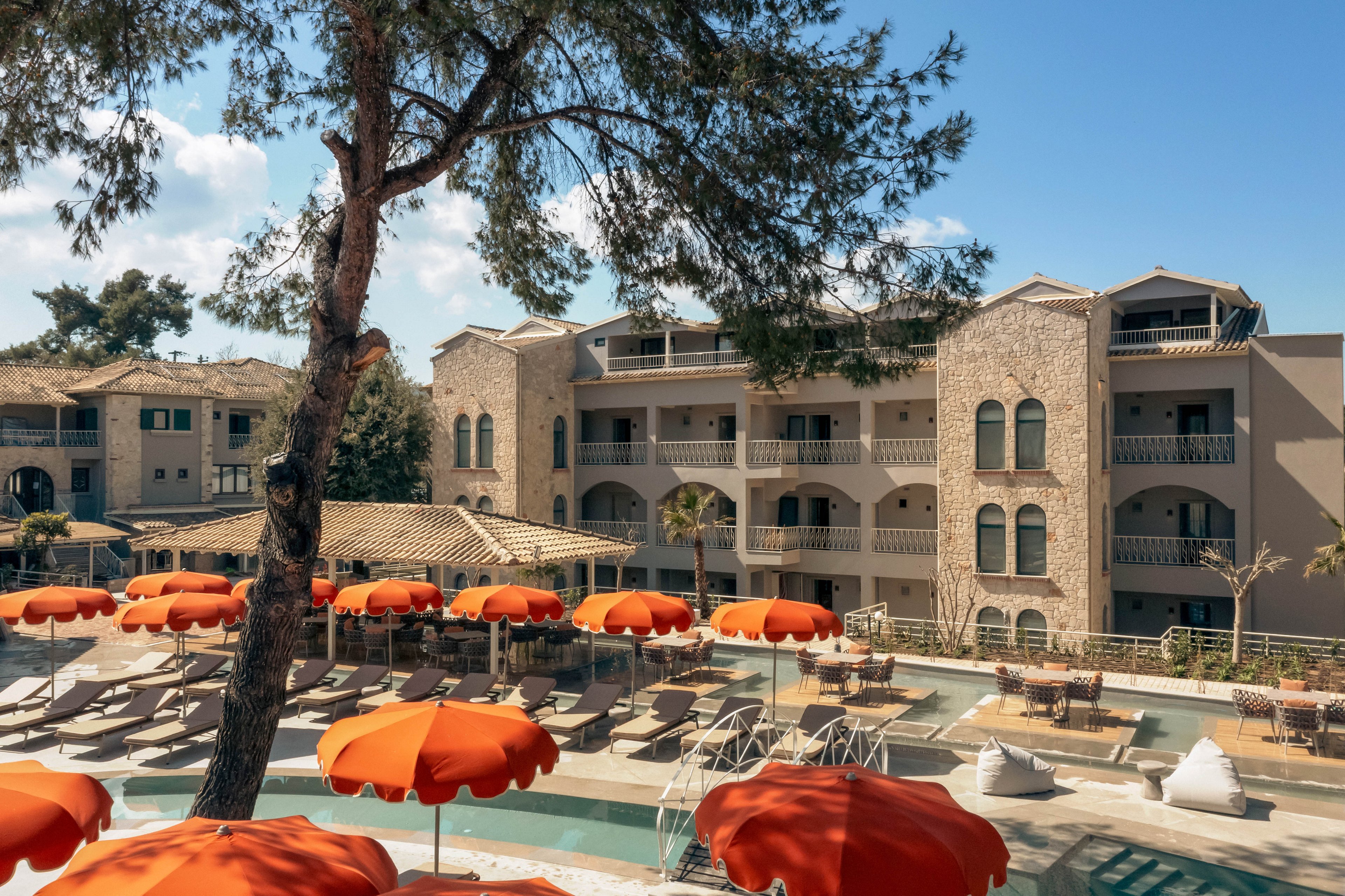 Zeus Kassandra Lagoon