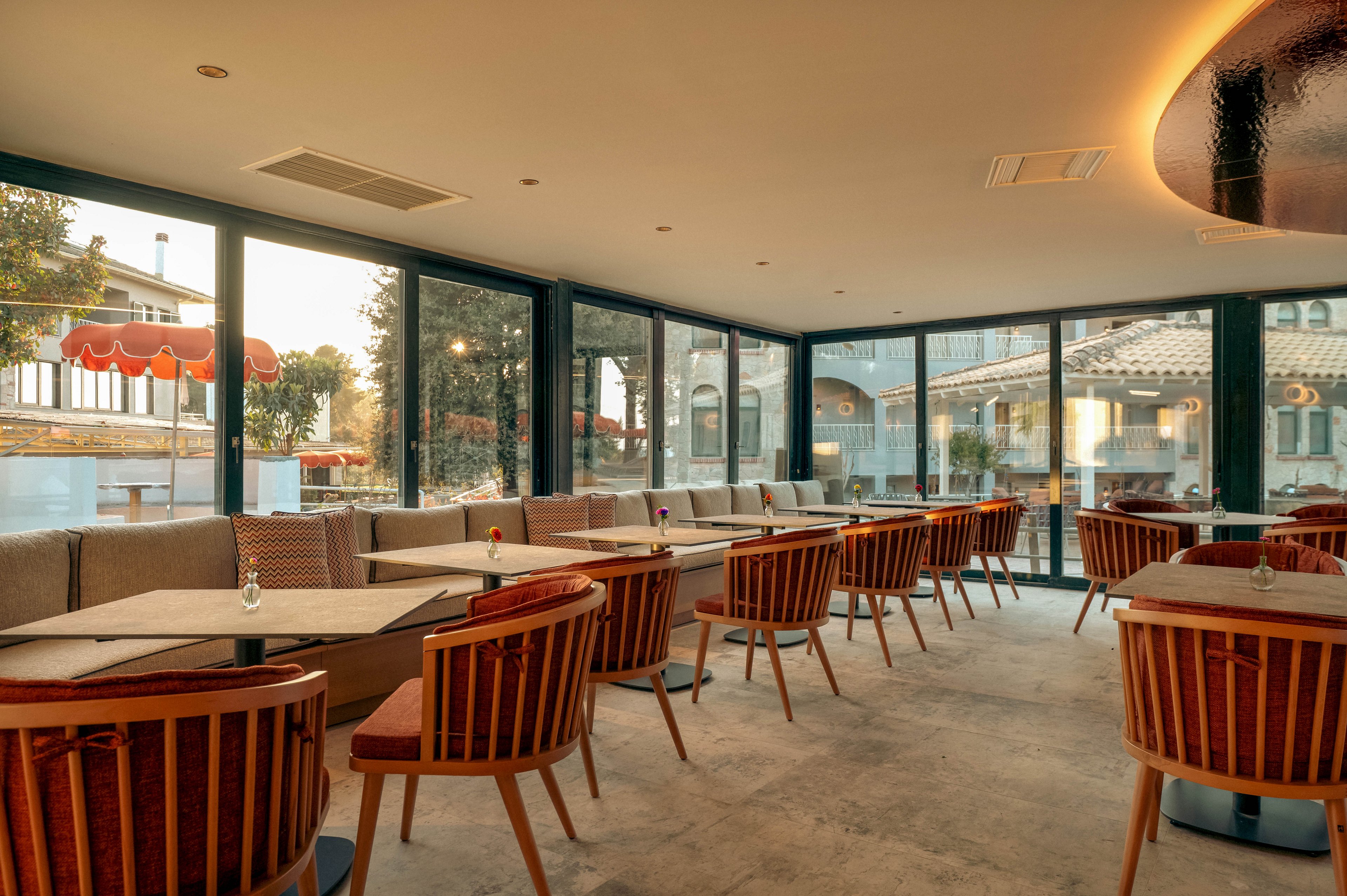 Zeus Kassandra Lagoon