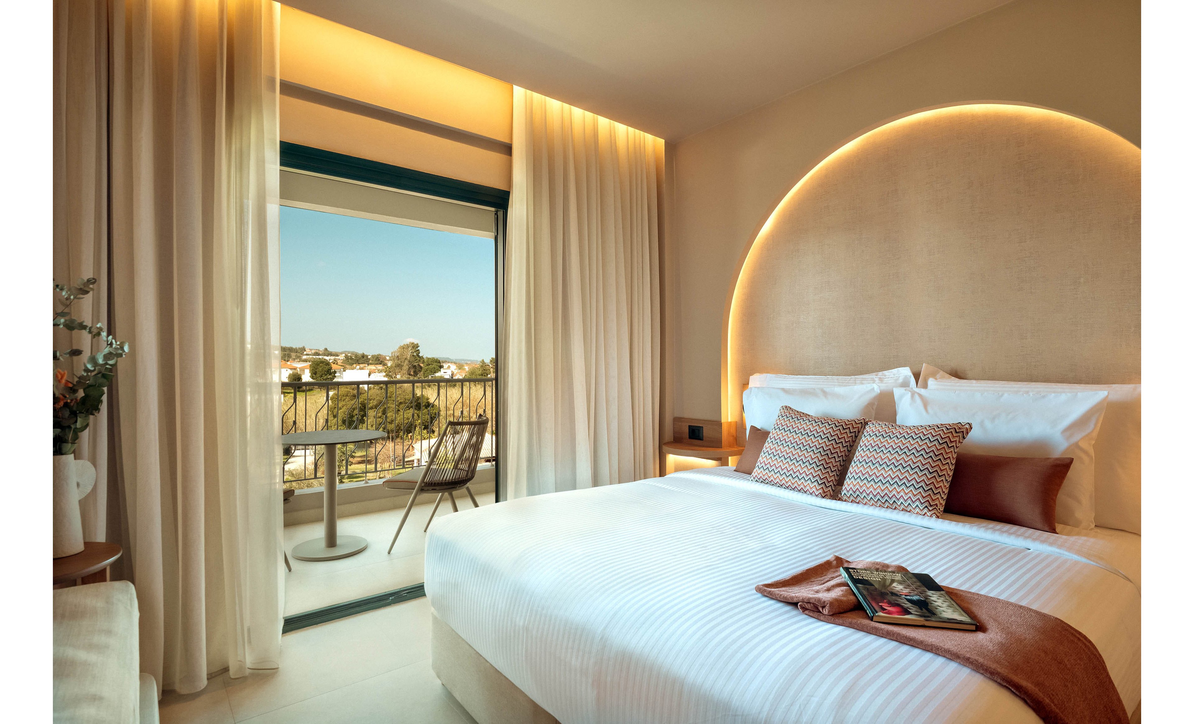 Zeus Kassandra Lagoon