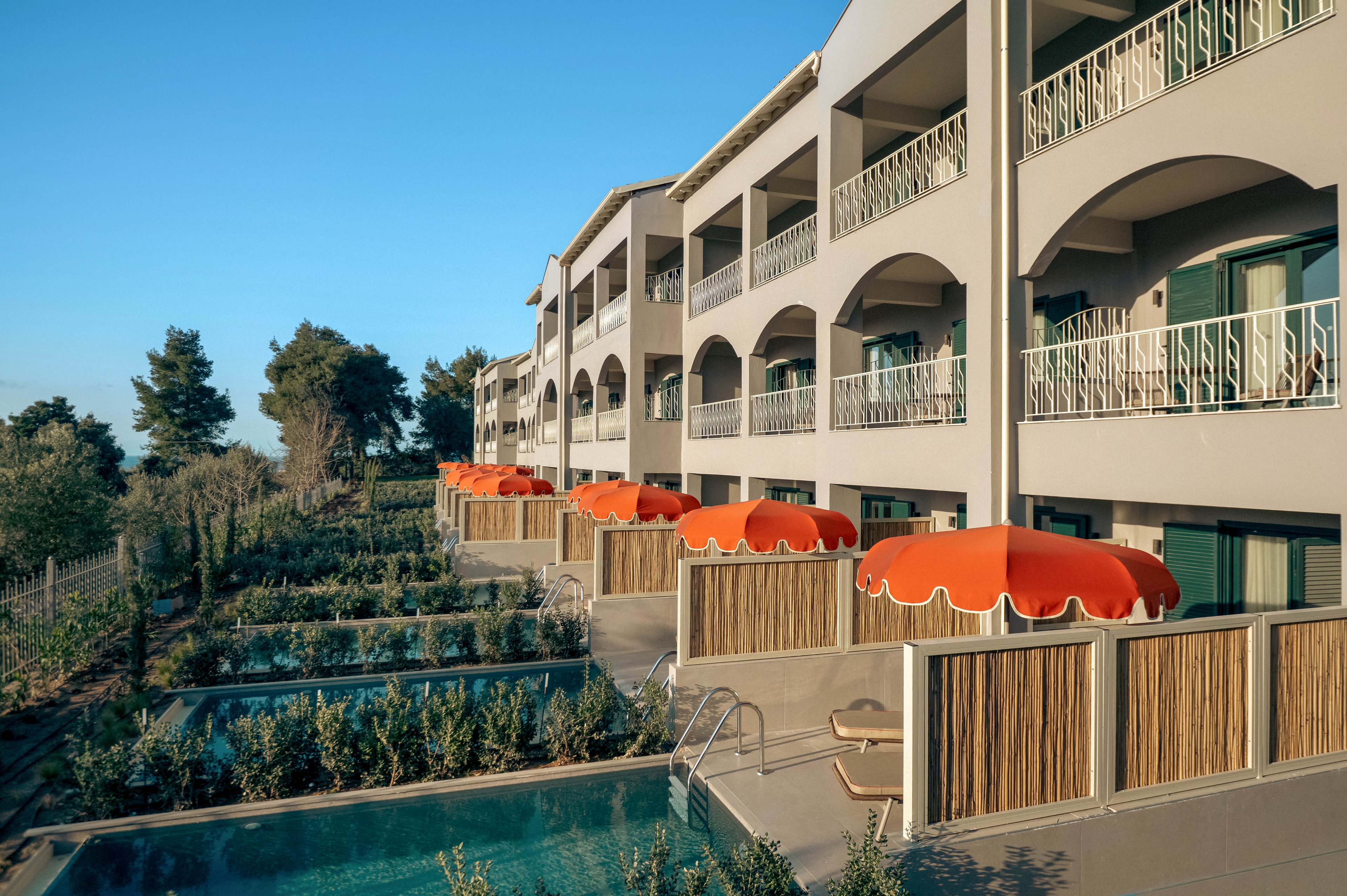 Zeus Kassandra Lagoon