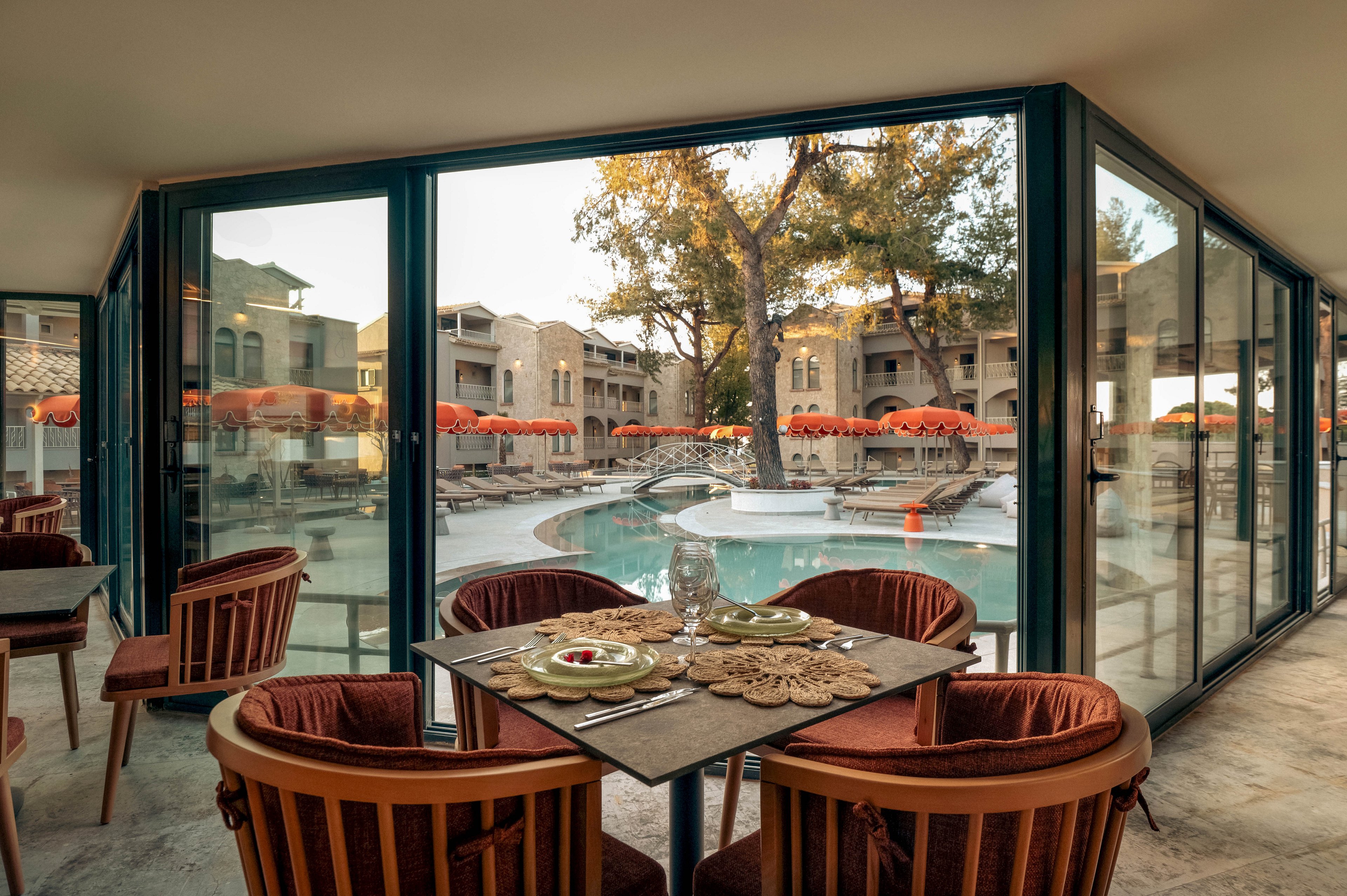 Zeus Kassandra Lagoon