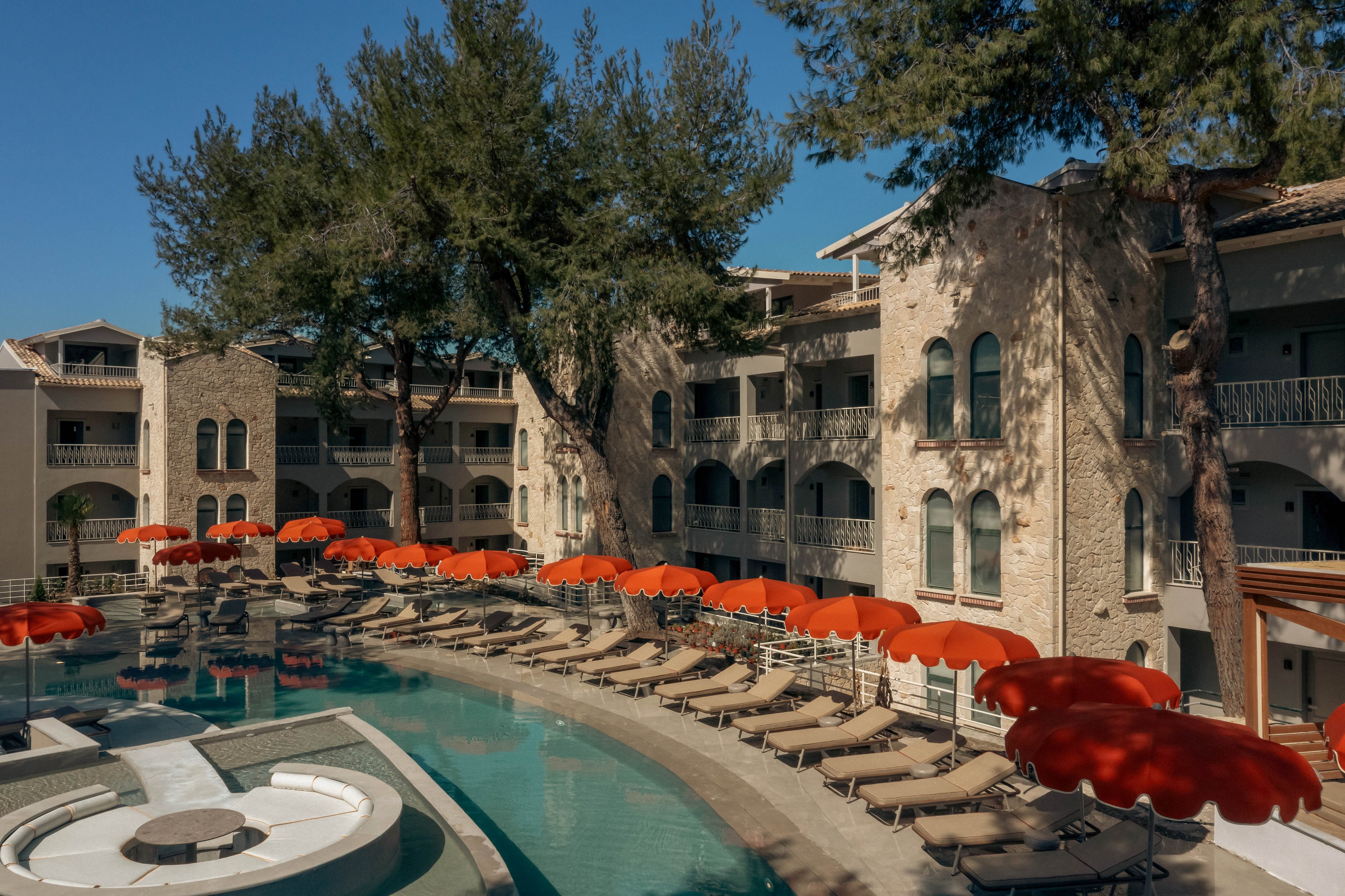 Zeus Kassandra Lagoon