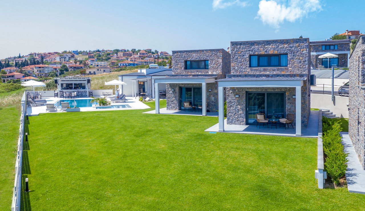 Terra Olivia Luxury Villas & Suites - Suite with a shared pool