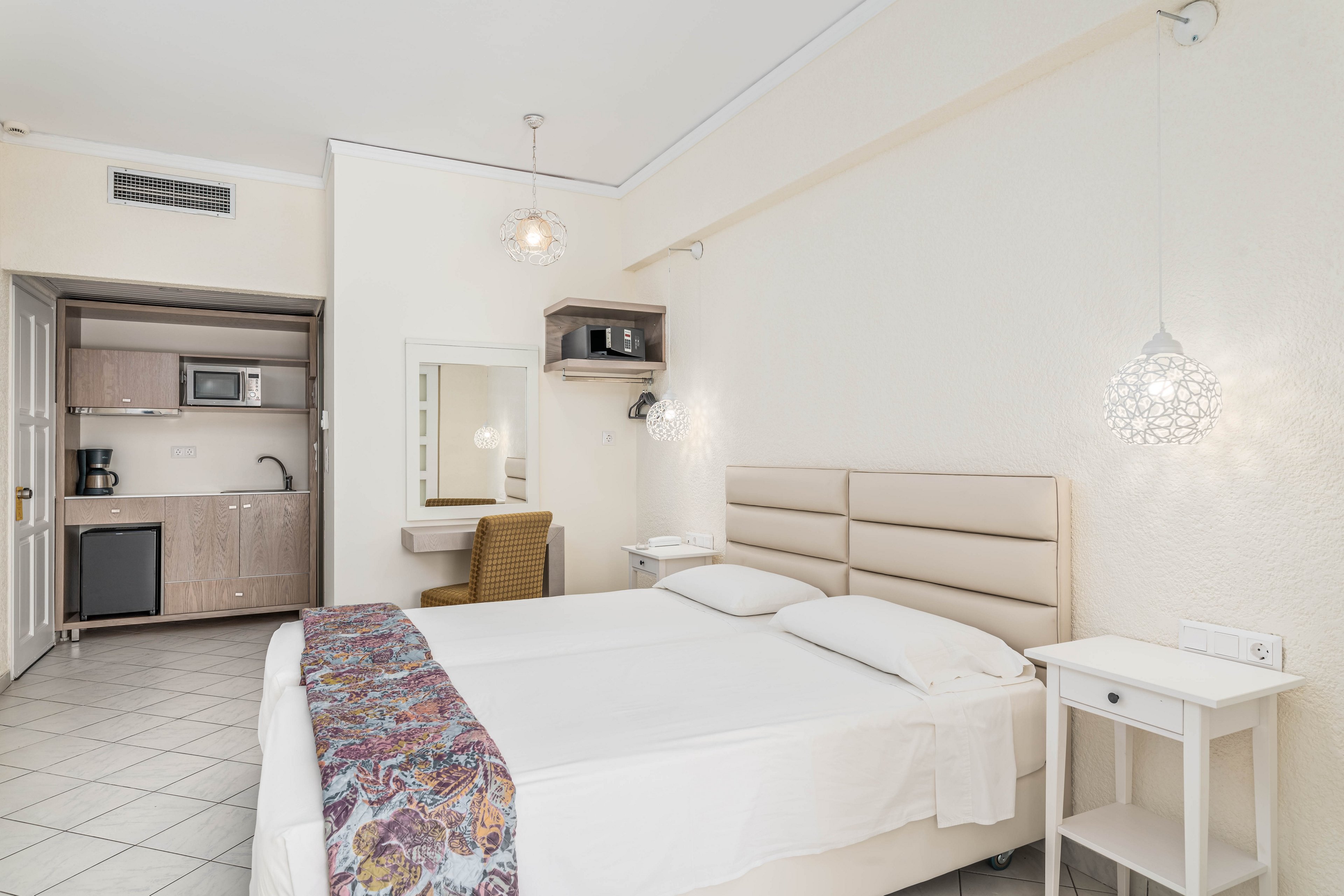 Hydrele Beach Hotel & Village