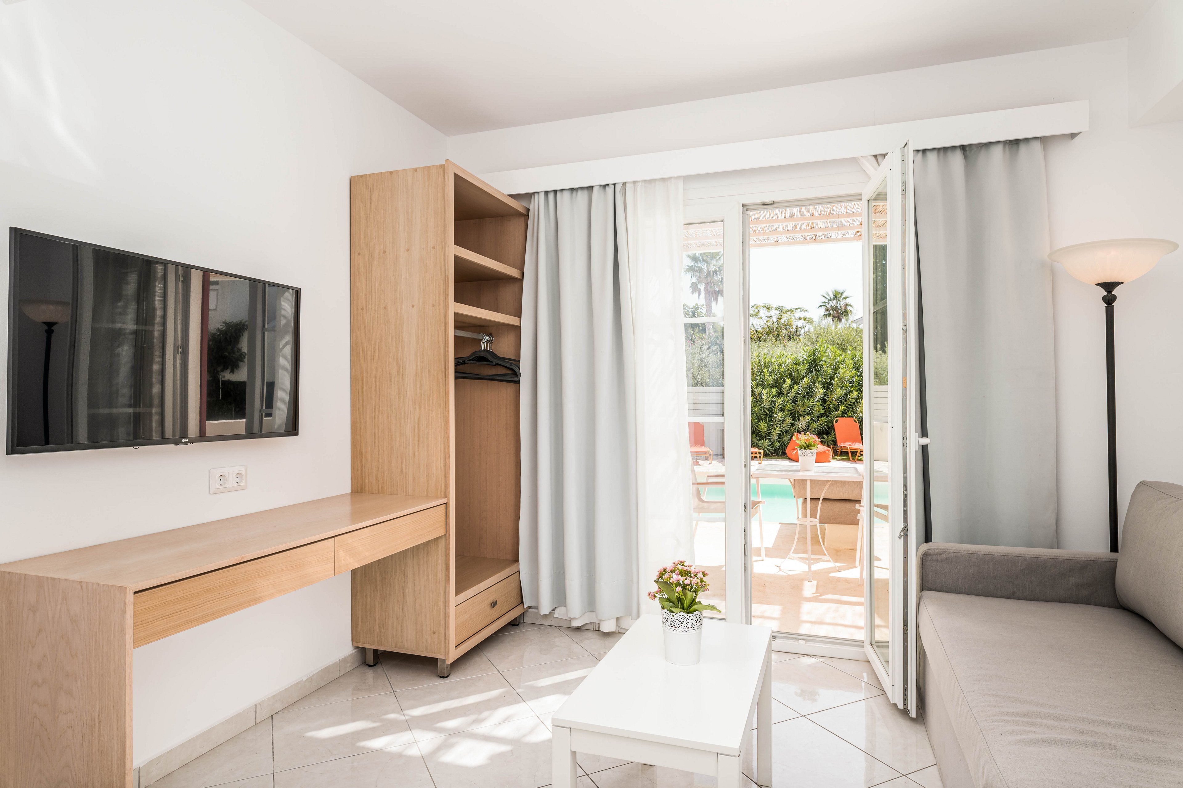 Hydrele Beach Hotel & Village