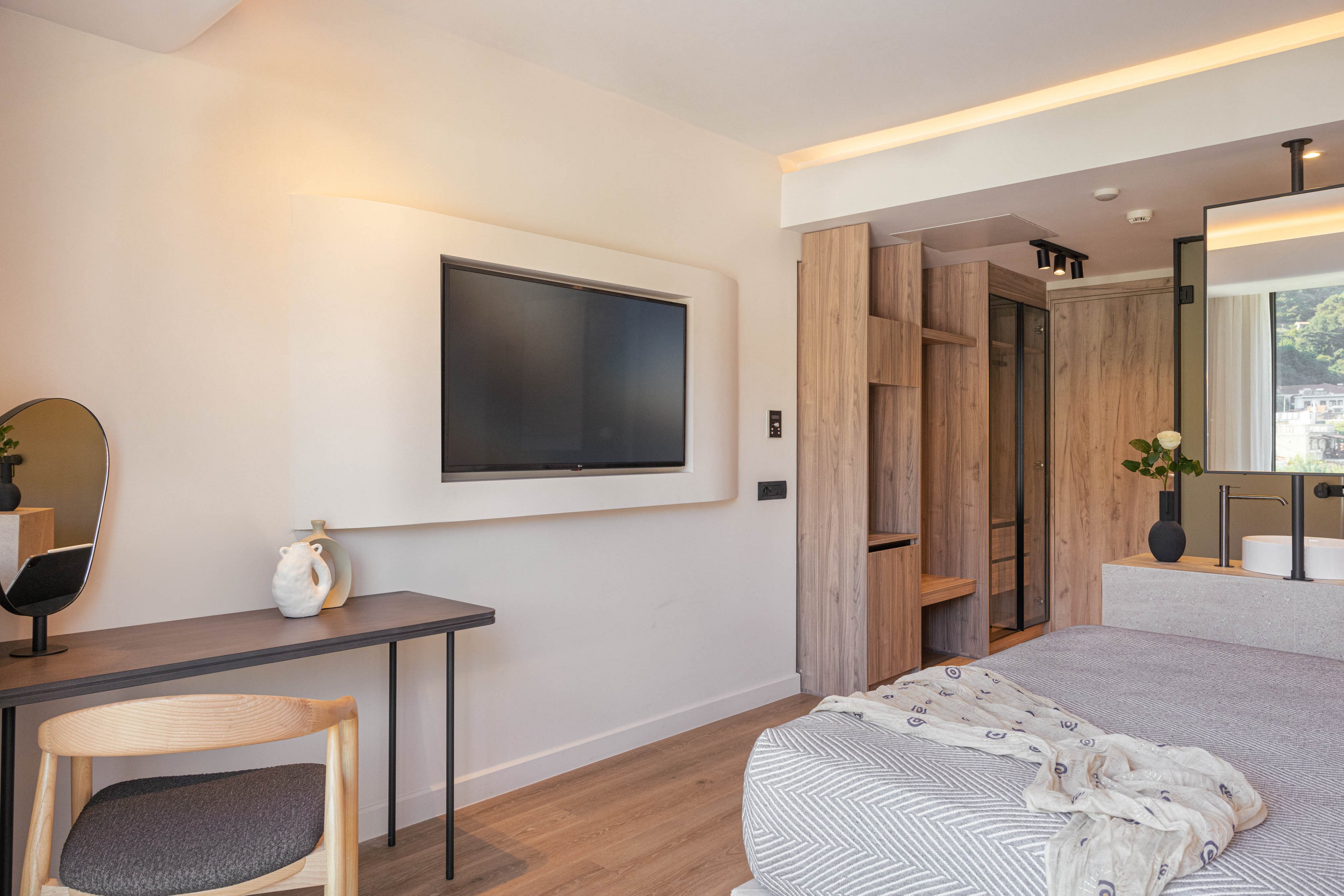 Erato by Samian Mare