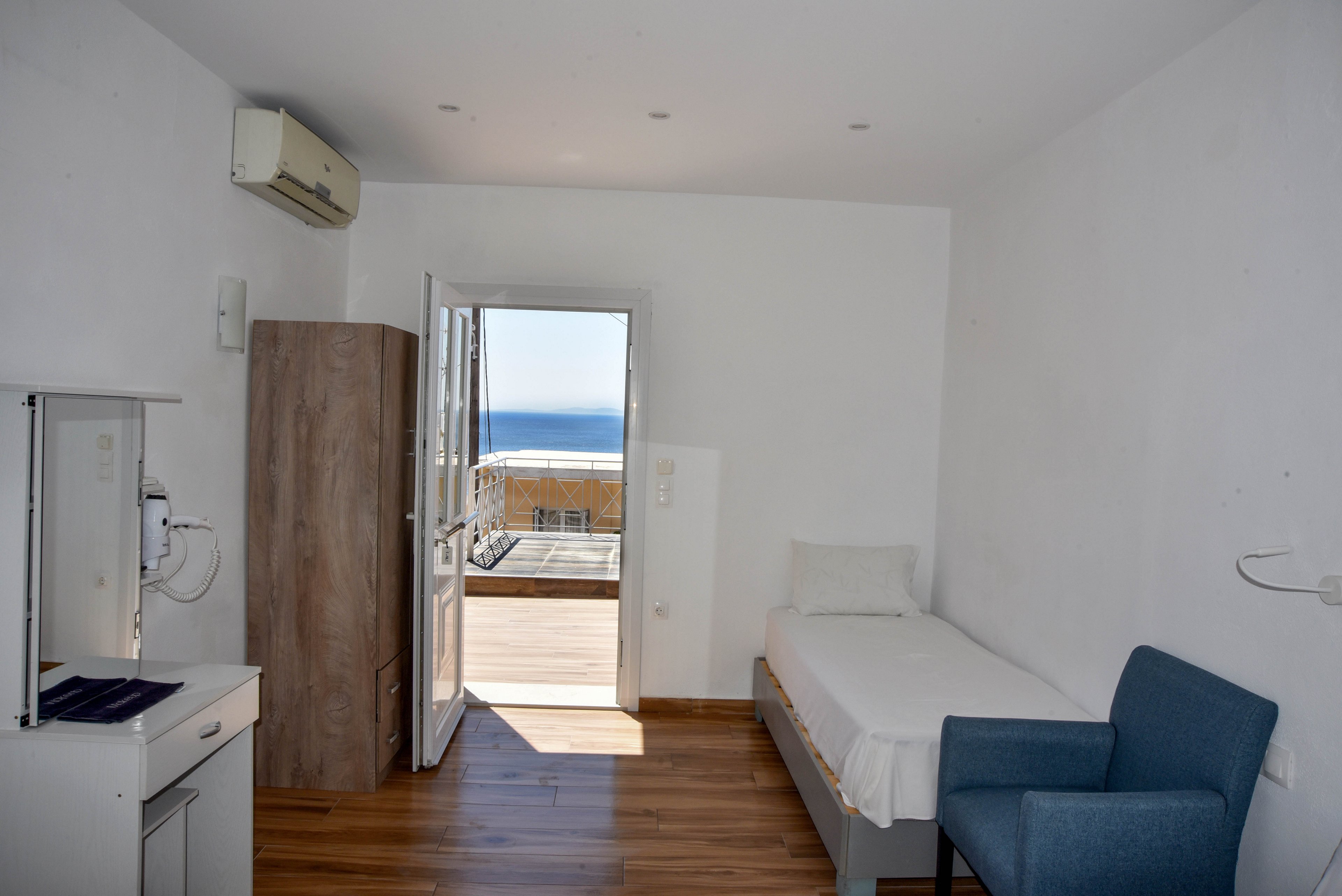Jimmy's Apartments Samos