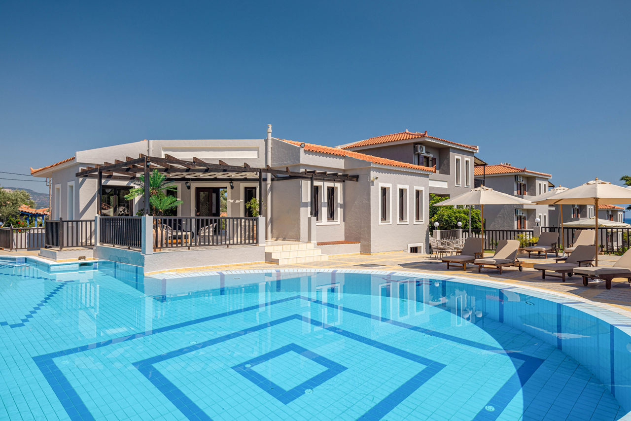 Sirena Seaside Resort