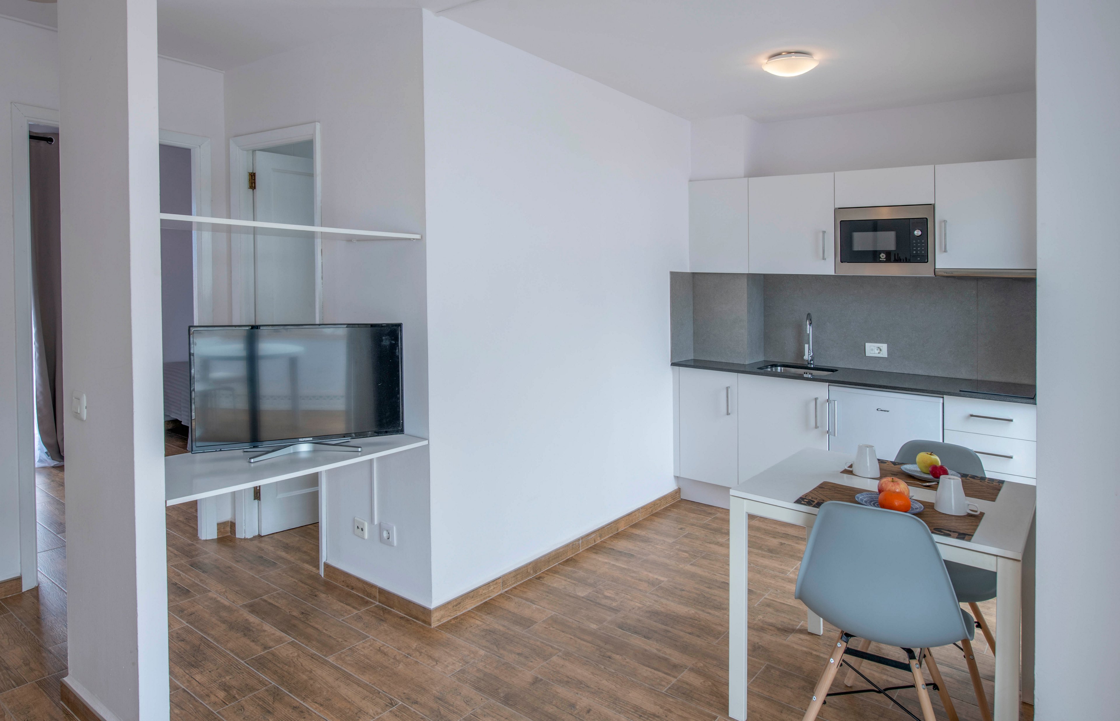 Los Rosales Apartments