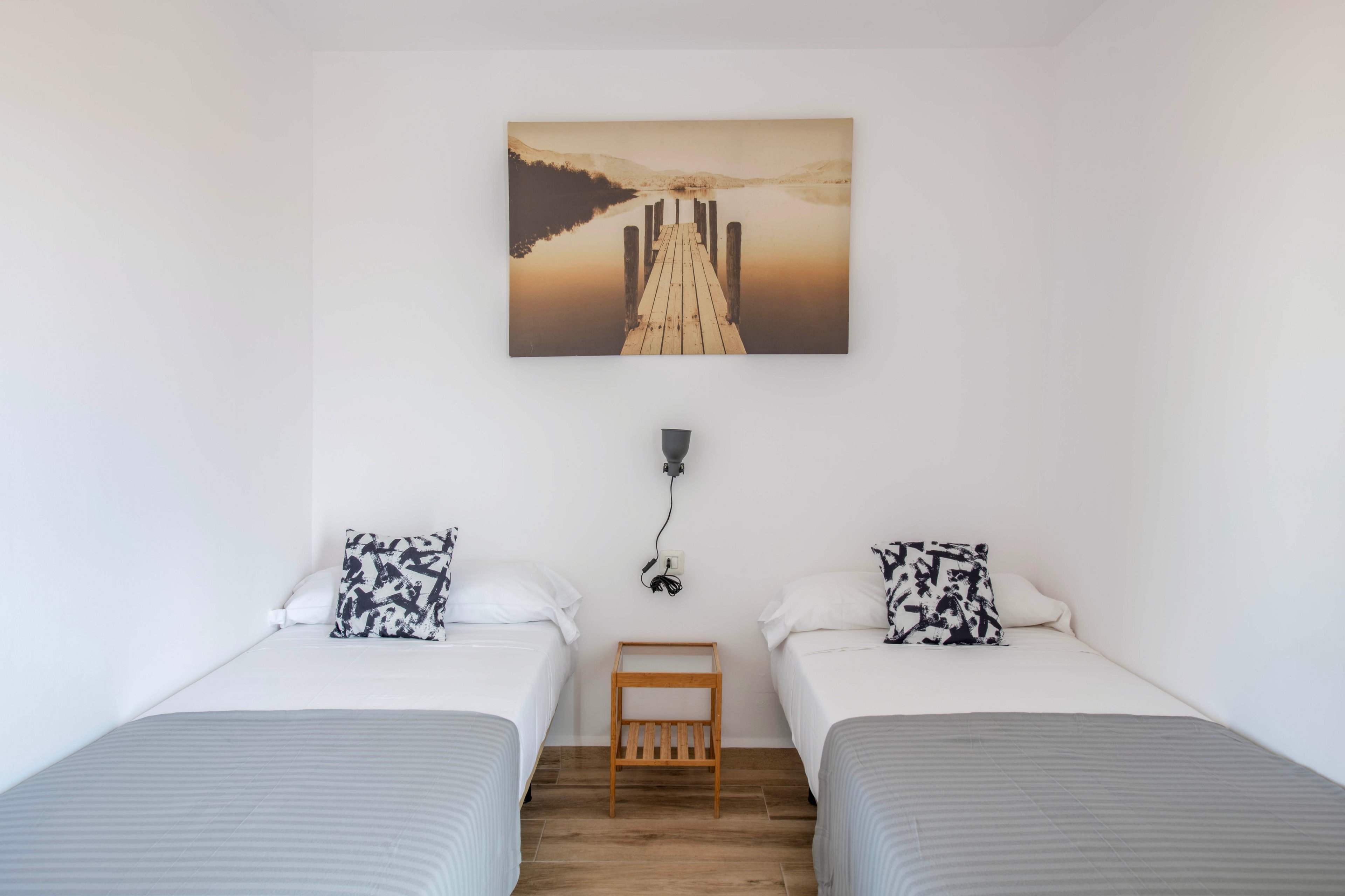 Los Rosales Apartments