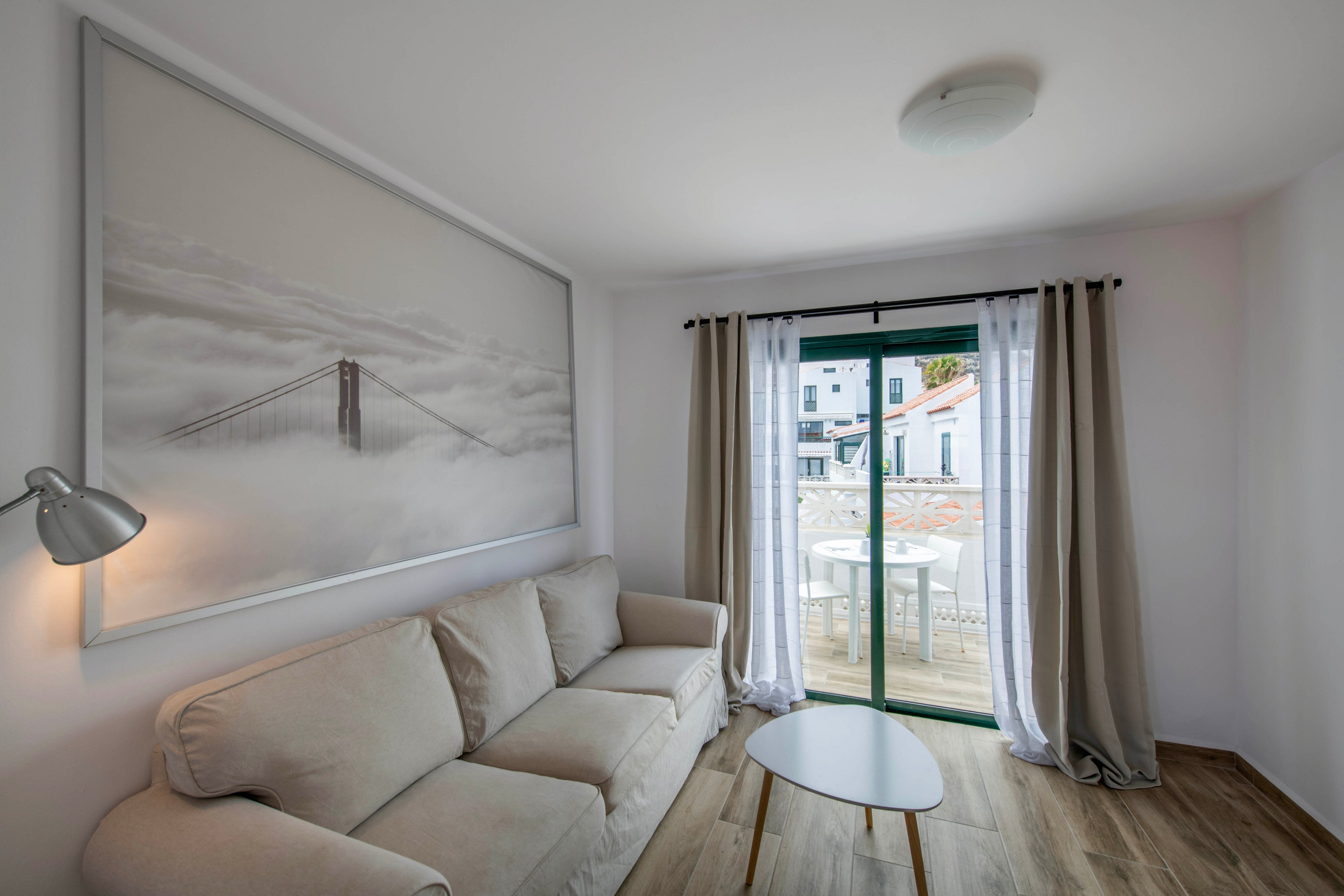 Los Rosales Apartments