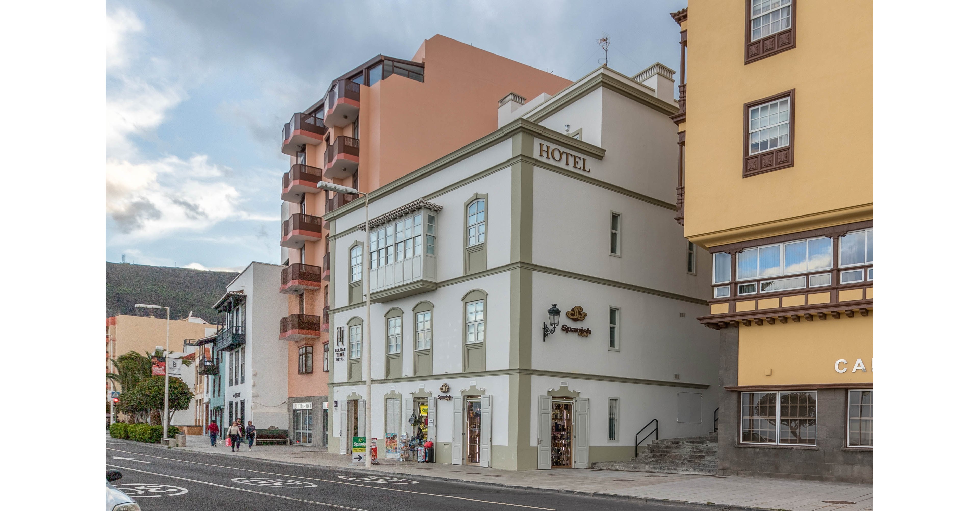 Hotel Emblematico Holiday Time