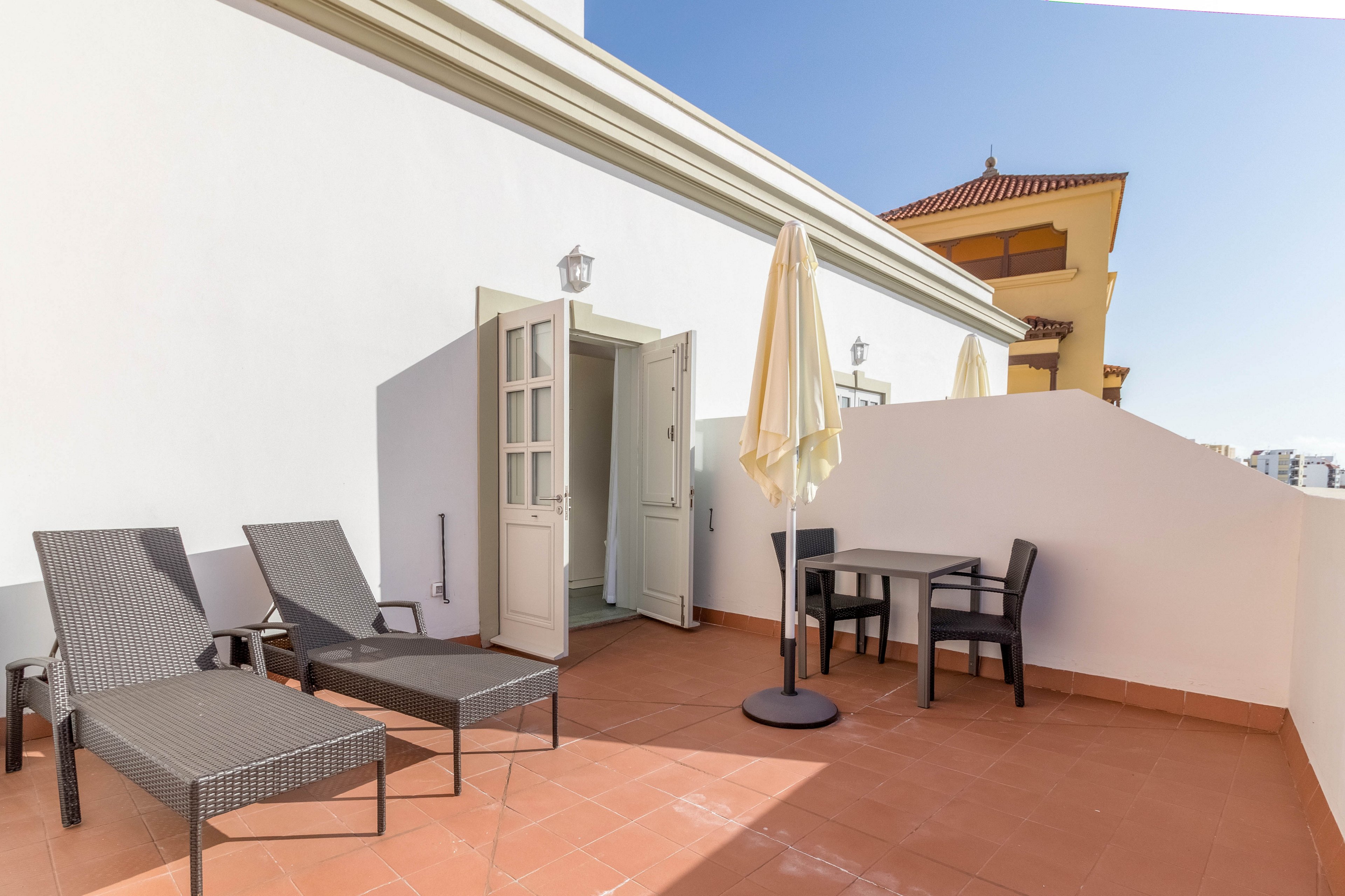 Hotel Emblematico Holiday Time