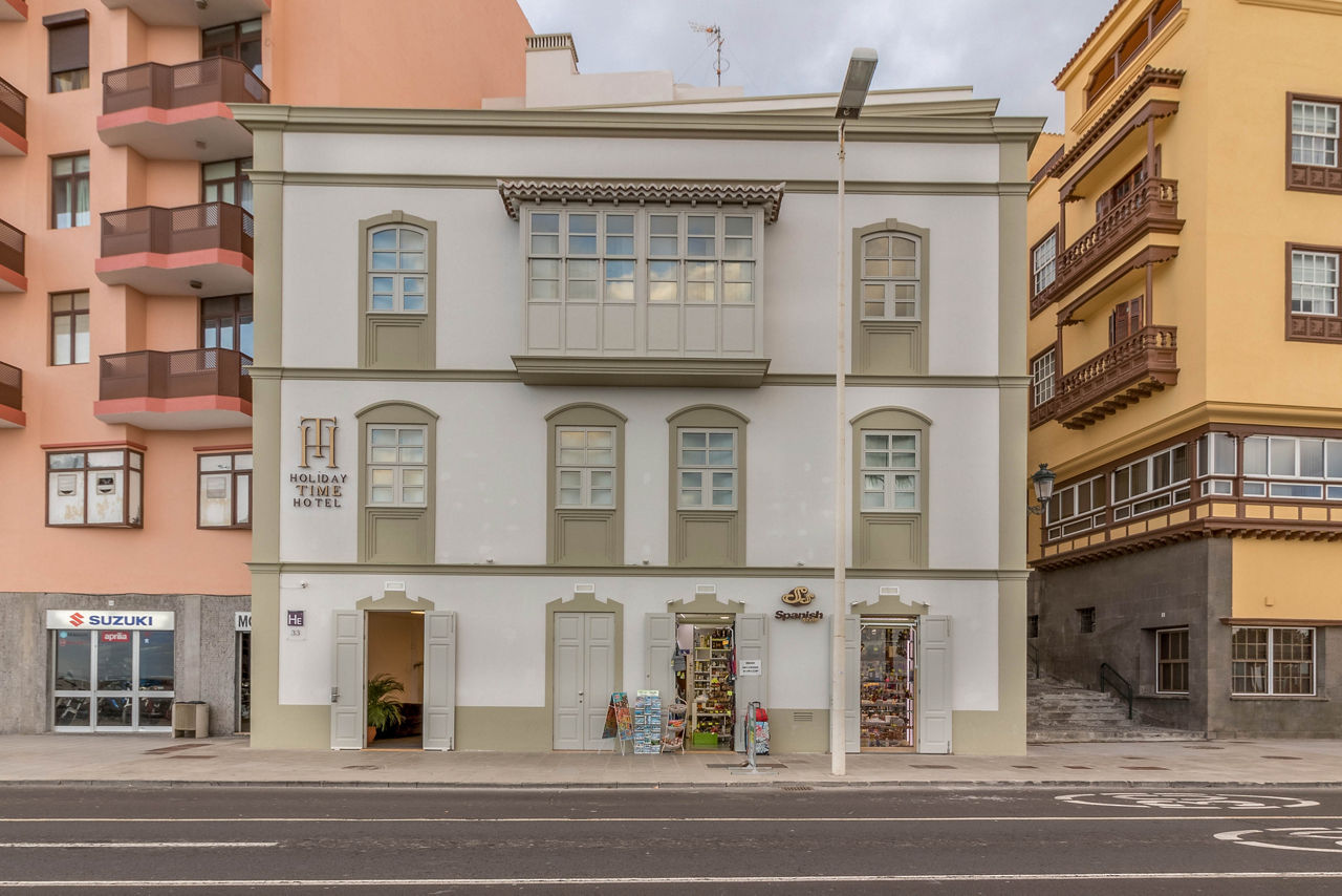 Hotel Emblematico Holiday Time