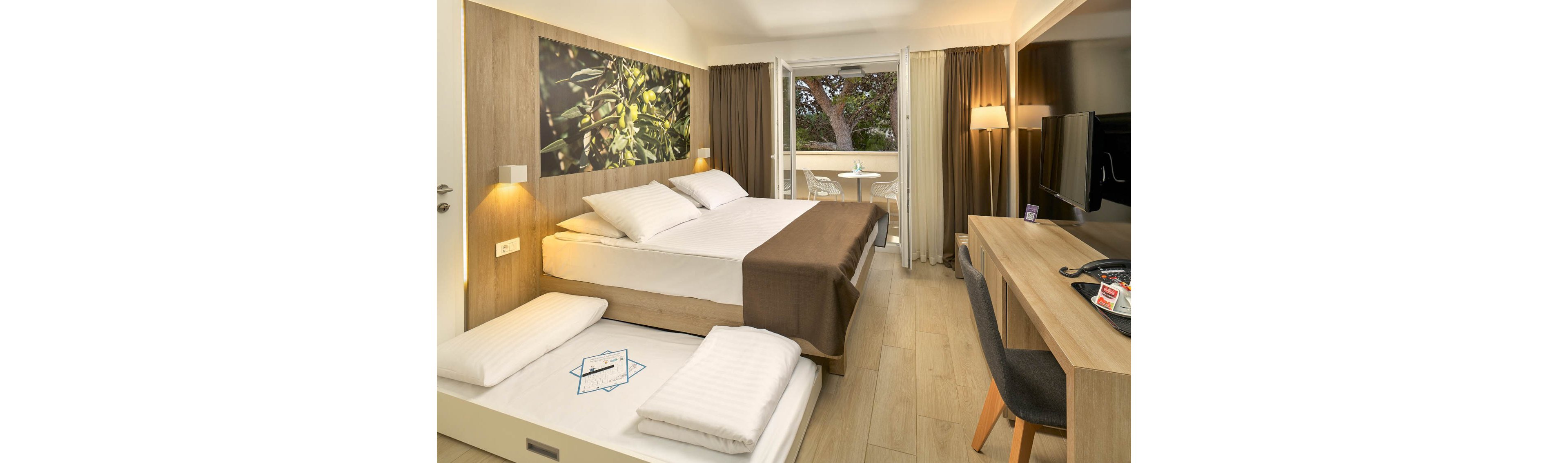 Medora Auri Beach Resort