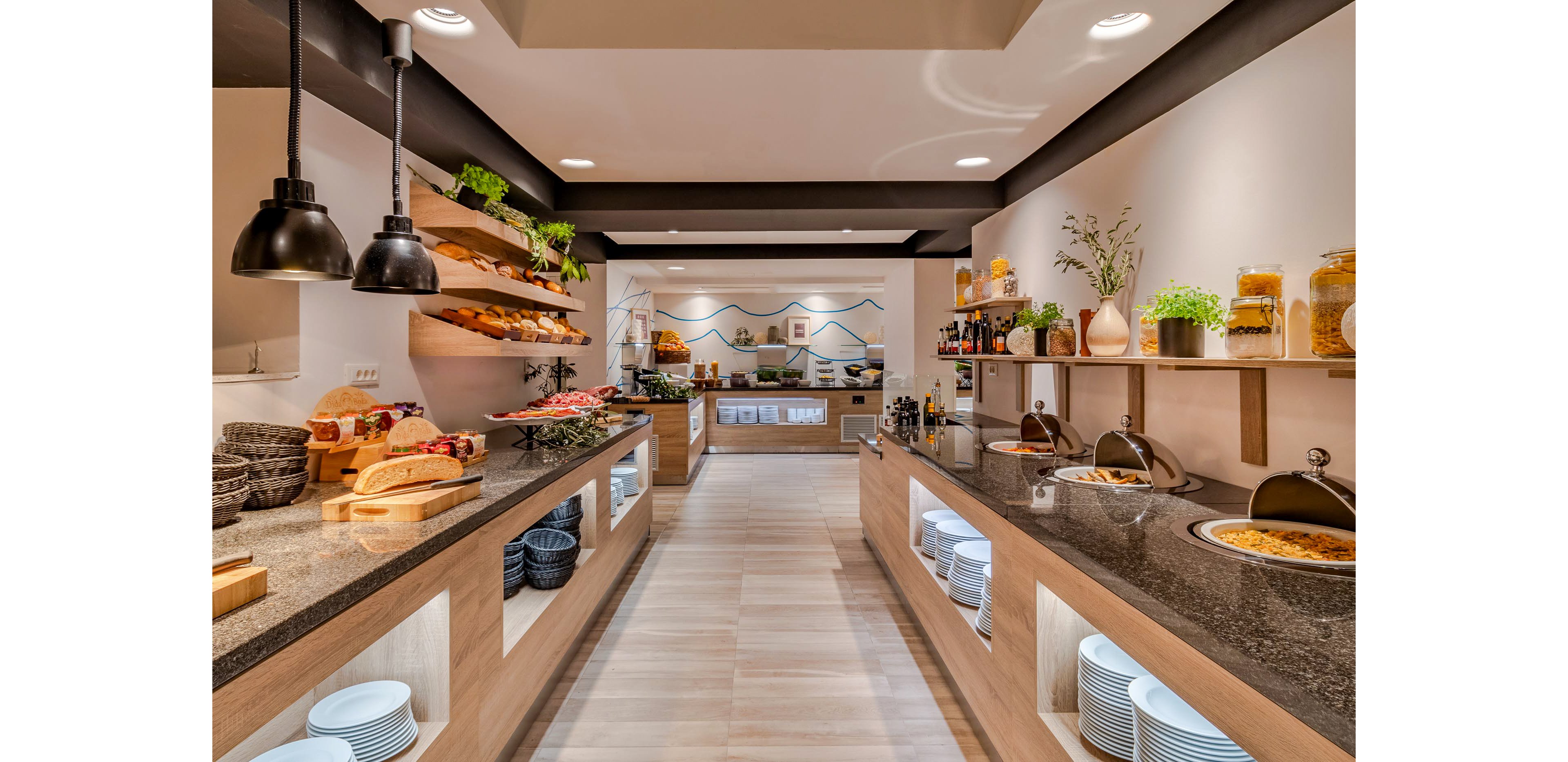 Medora Auri Beach Resort