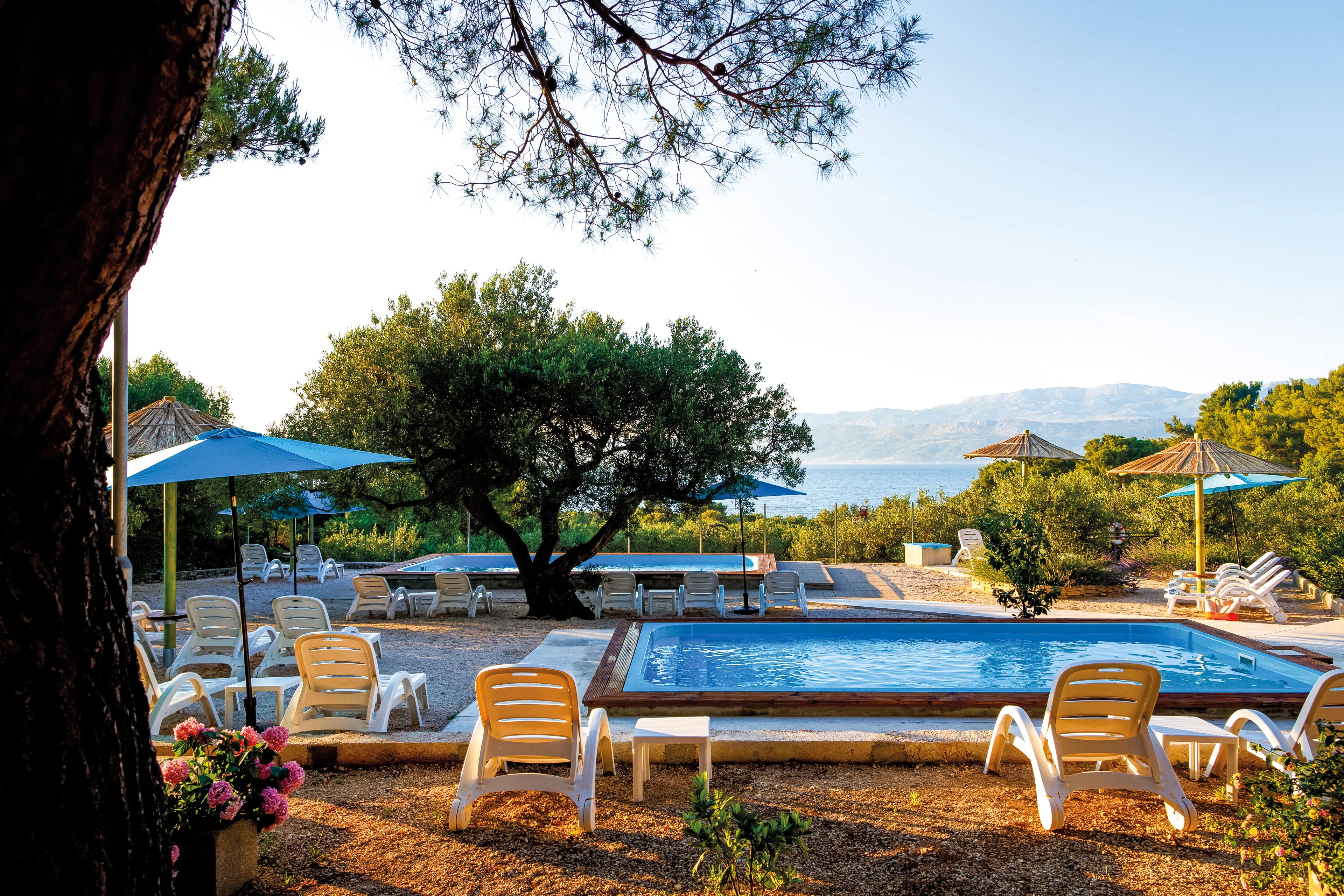 Waterman Beach Village & Glamping