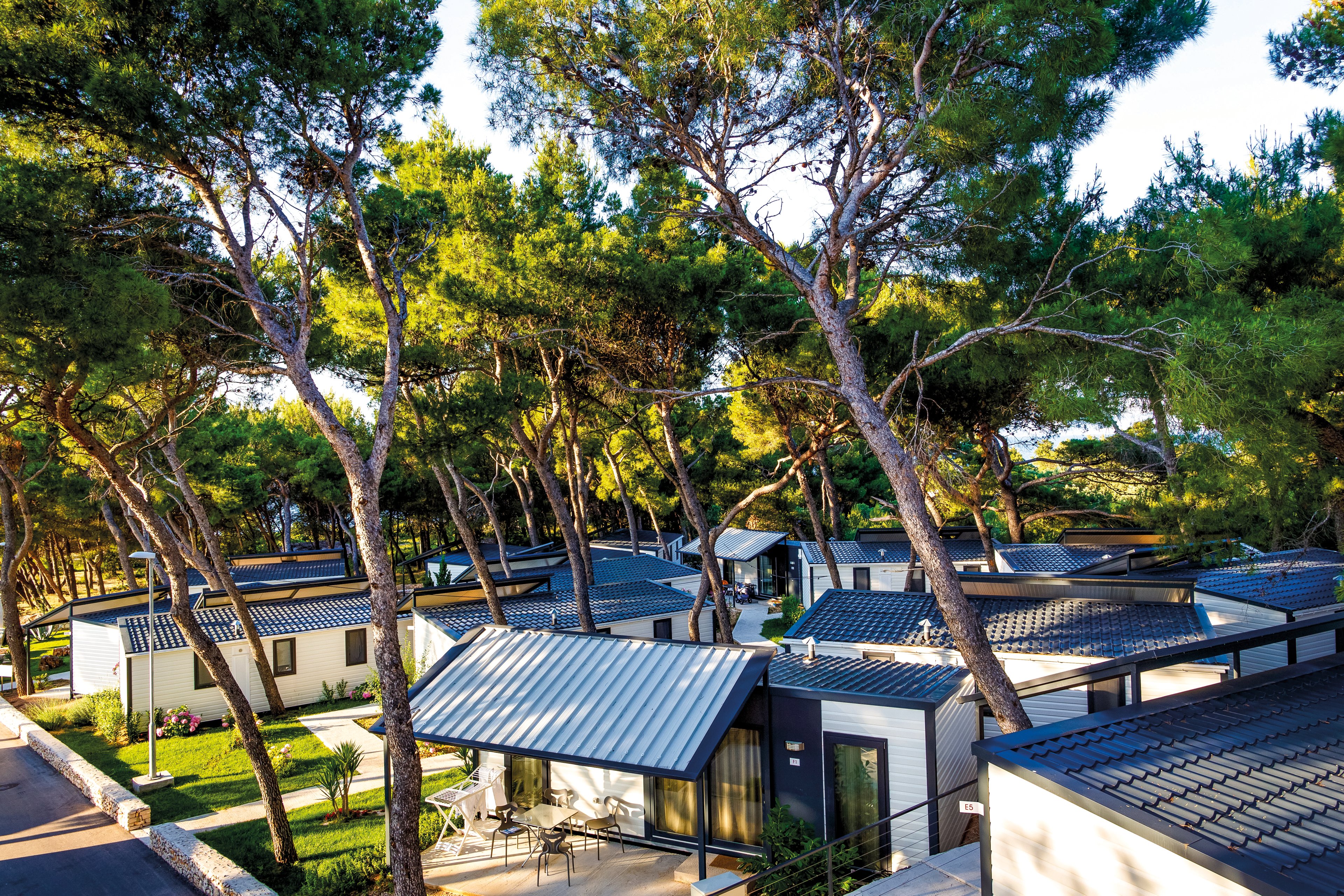 Waterman Beach Village & Glamping