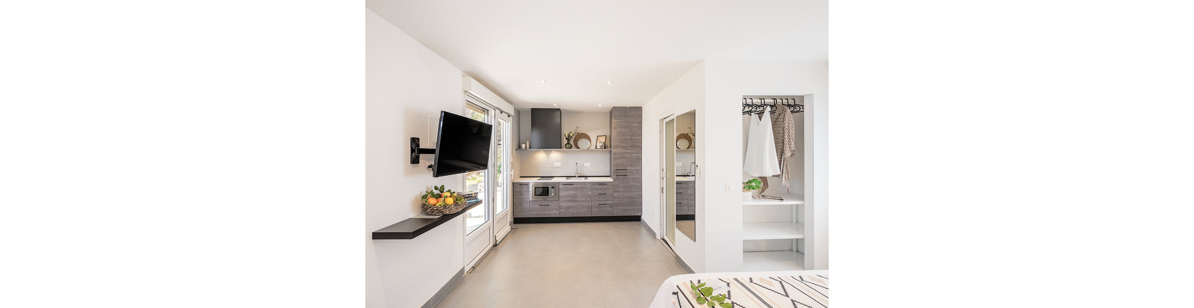 Waterman Beach Village & Glamping