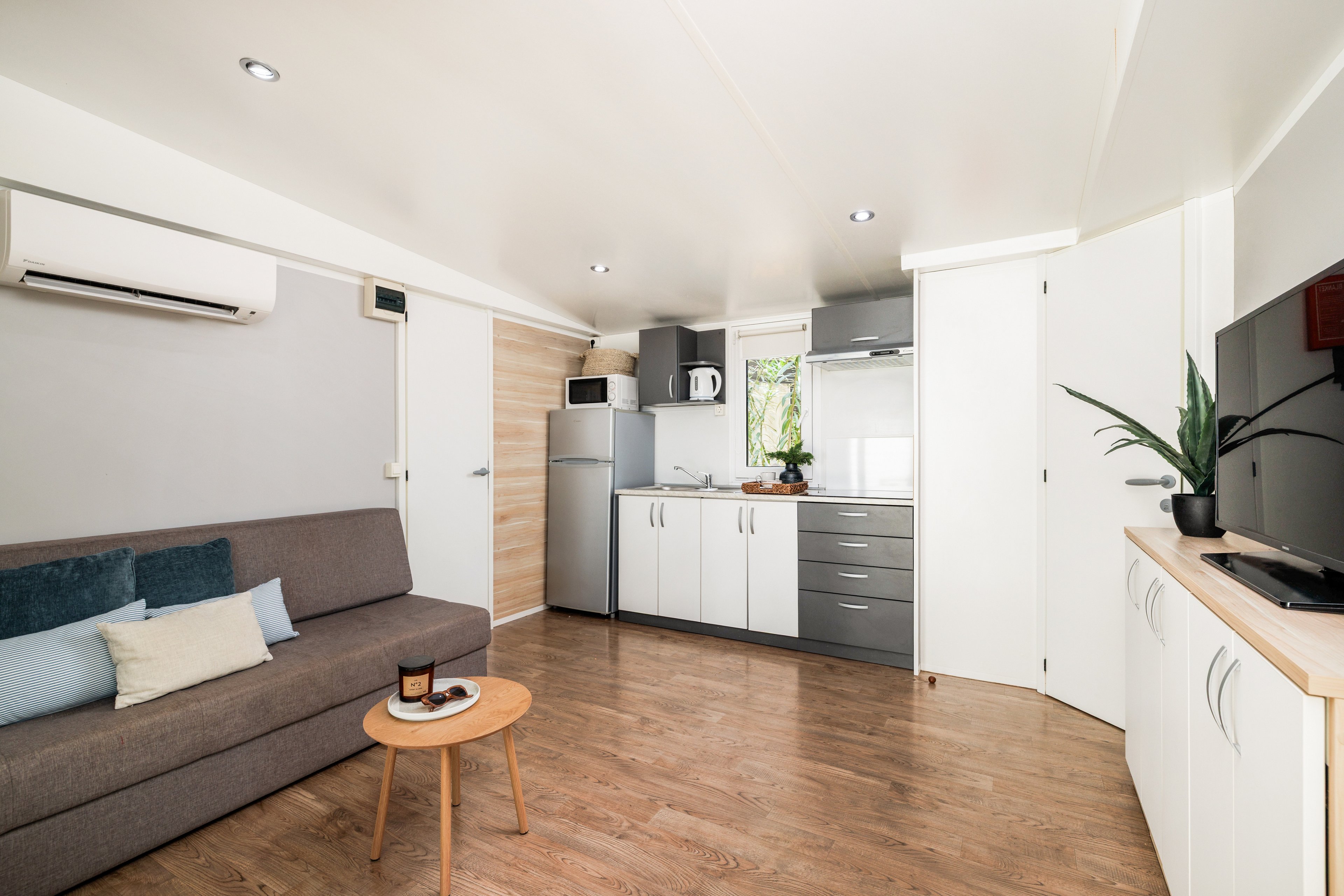 Waterman Beach Village & Glamping