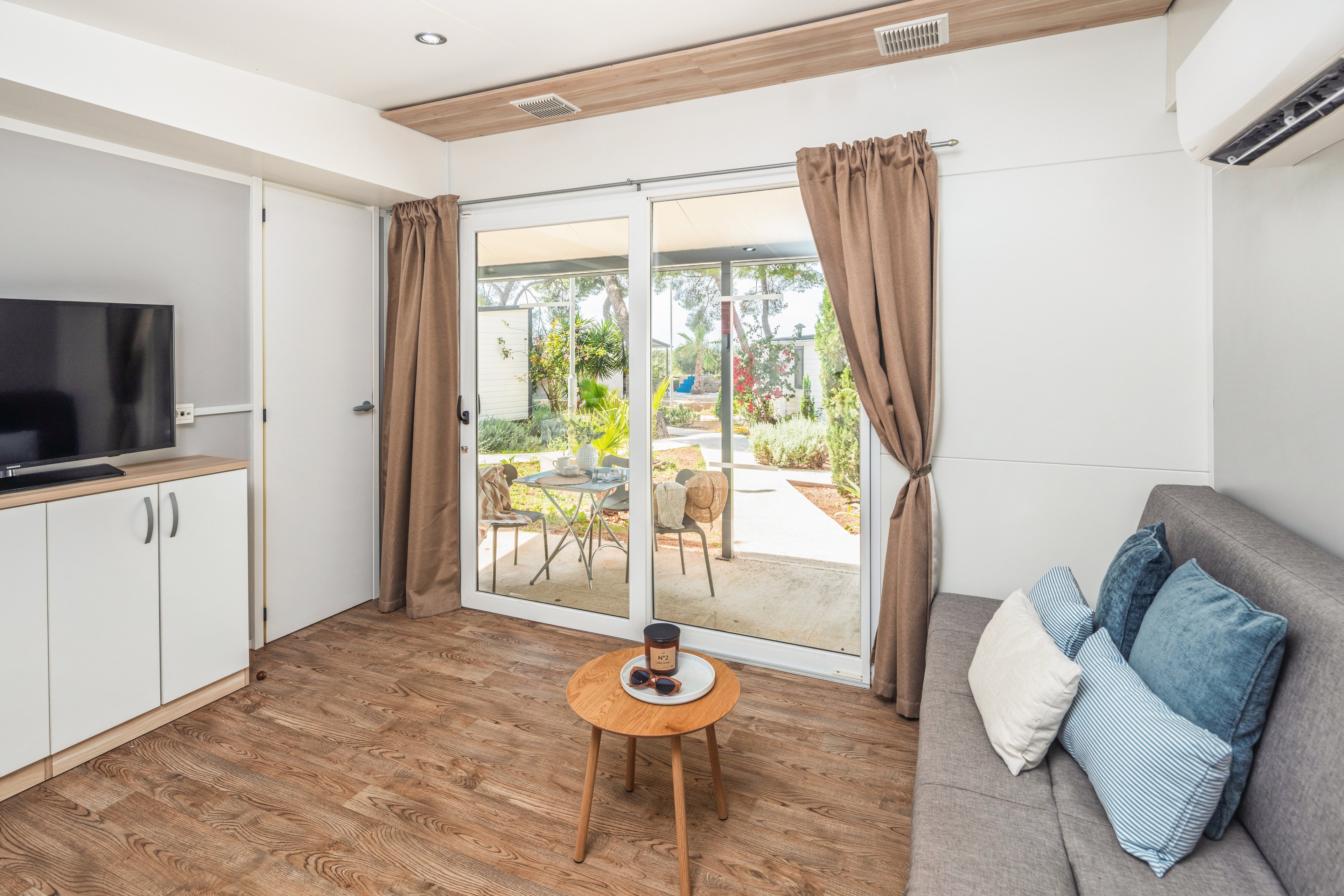 Waterman Beach Village & Glamping