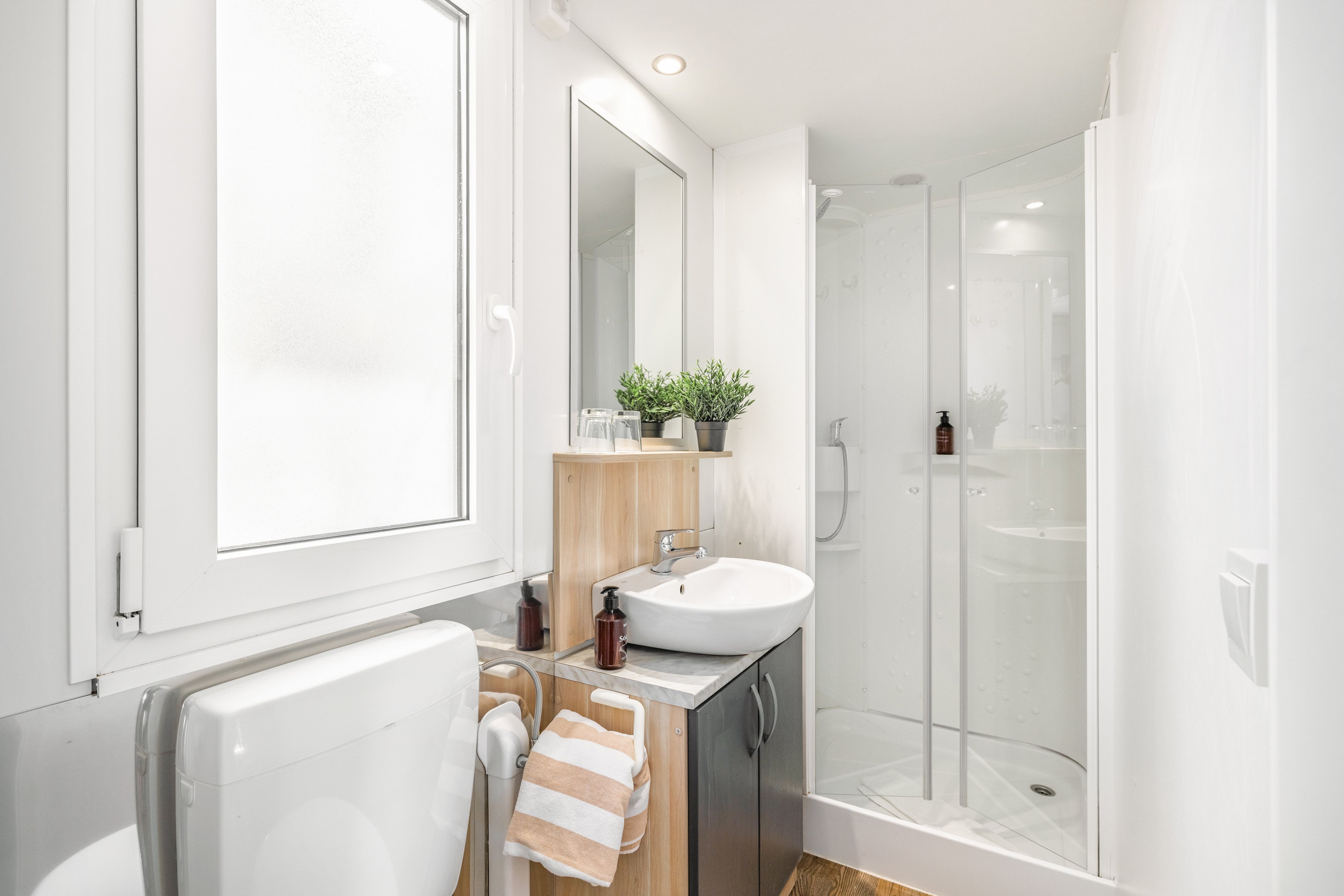 Waterman Beach Village & Glamping