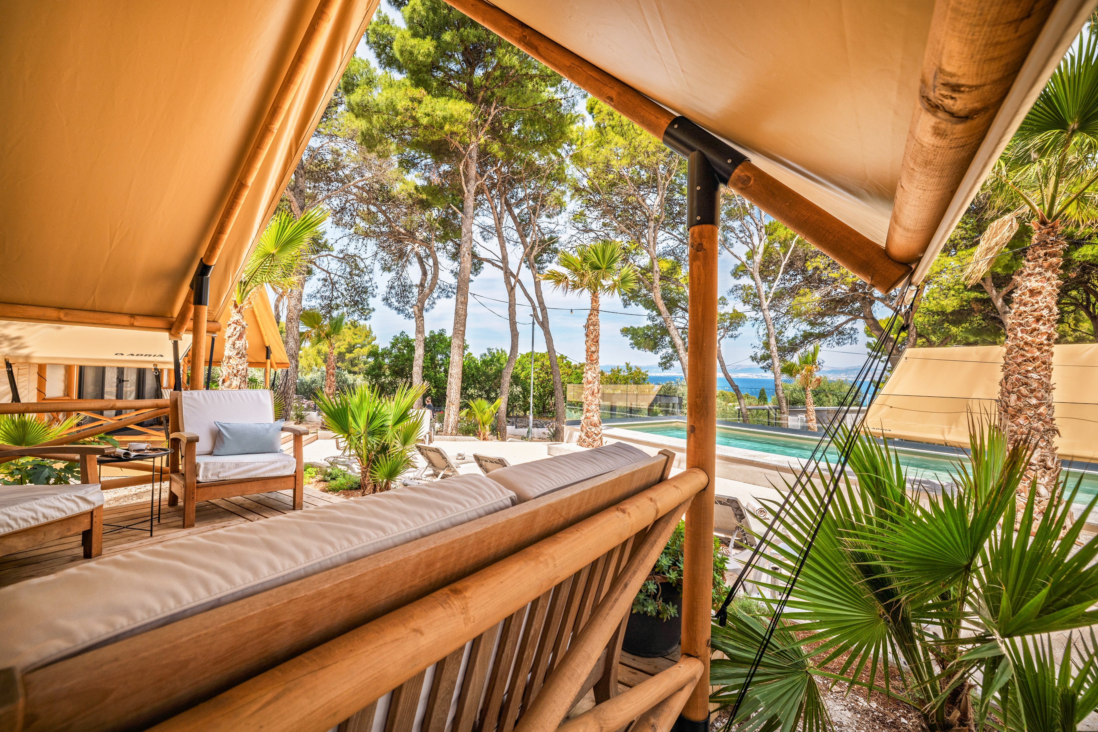 Waterman Beach Village & Glamping
