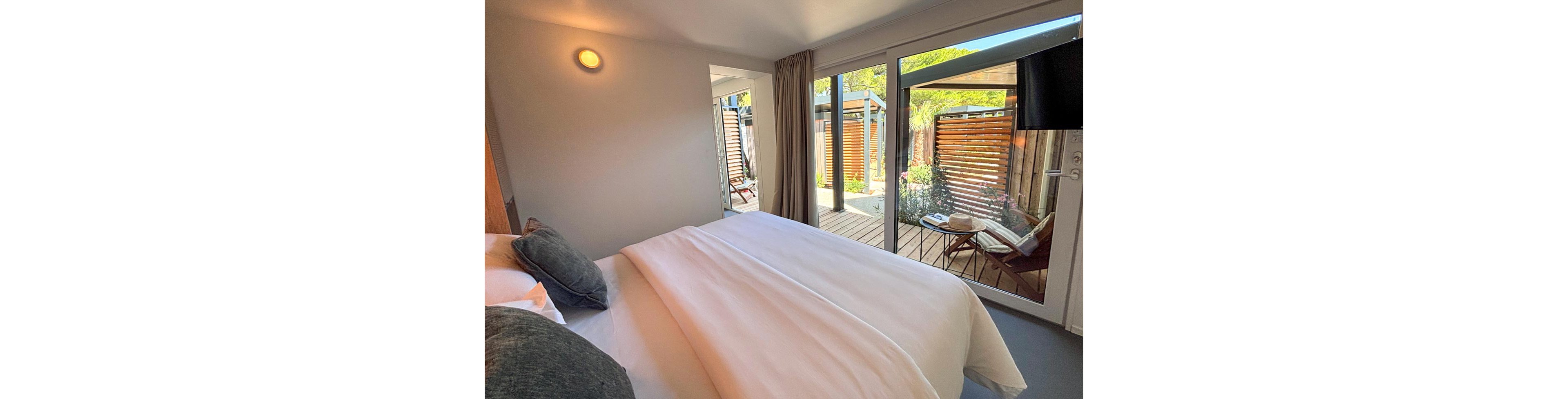 Waterman Beach Village & Glamping