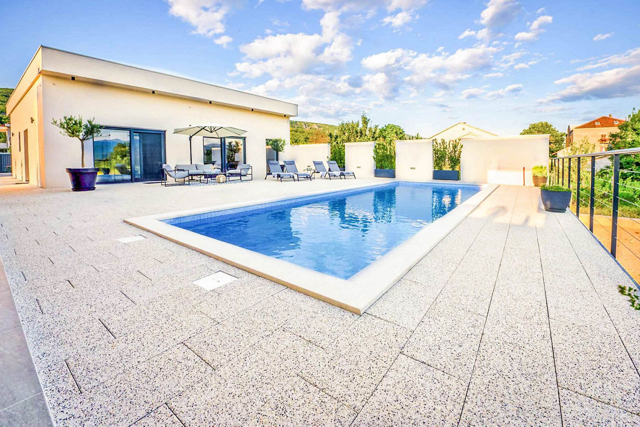 The White House Villa