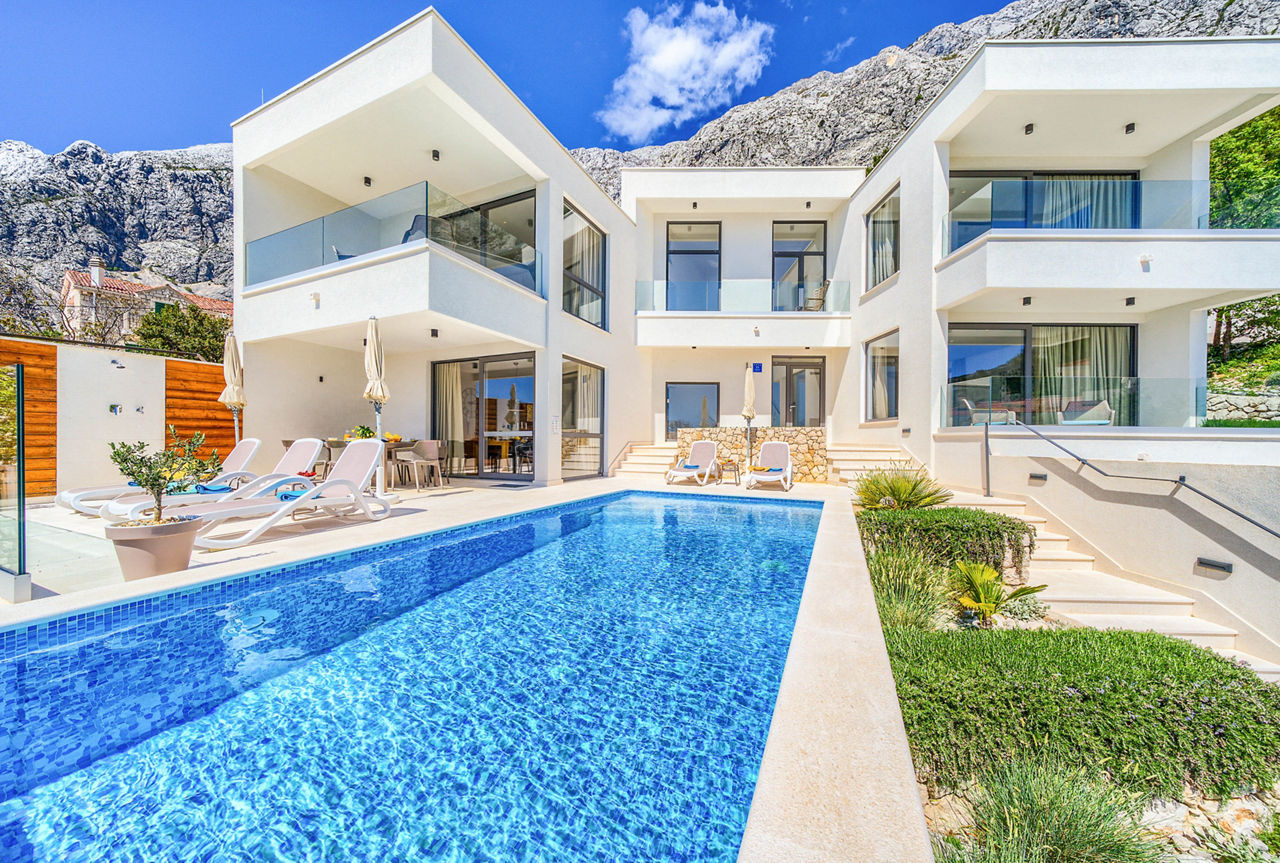 Villa Azure Horizon