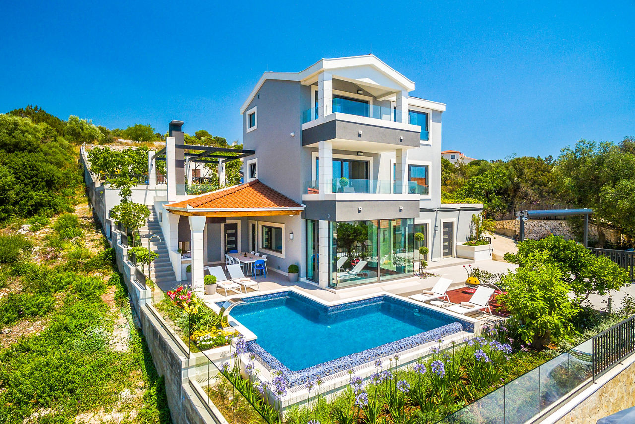 Villa Polished Stone