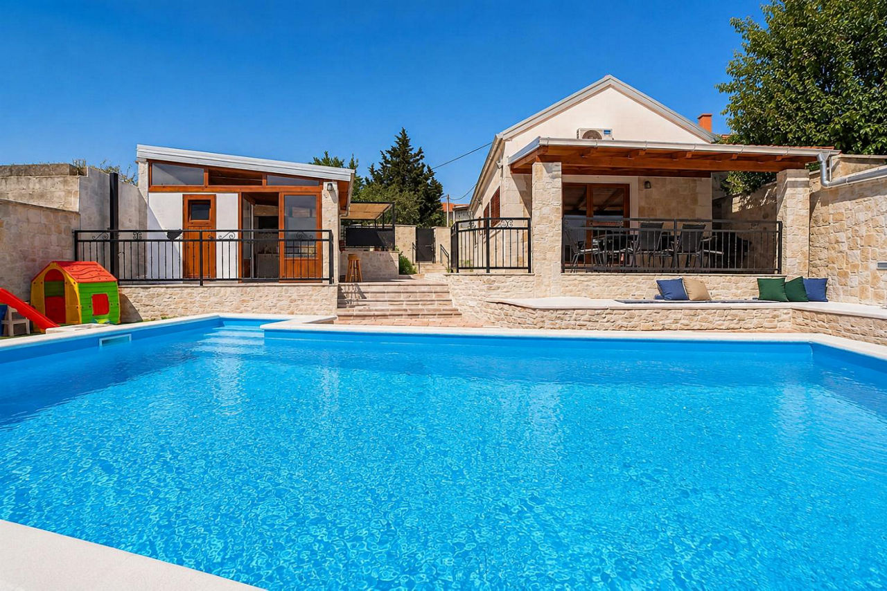Villa Ika - Agni