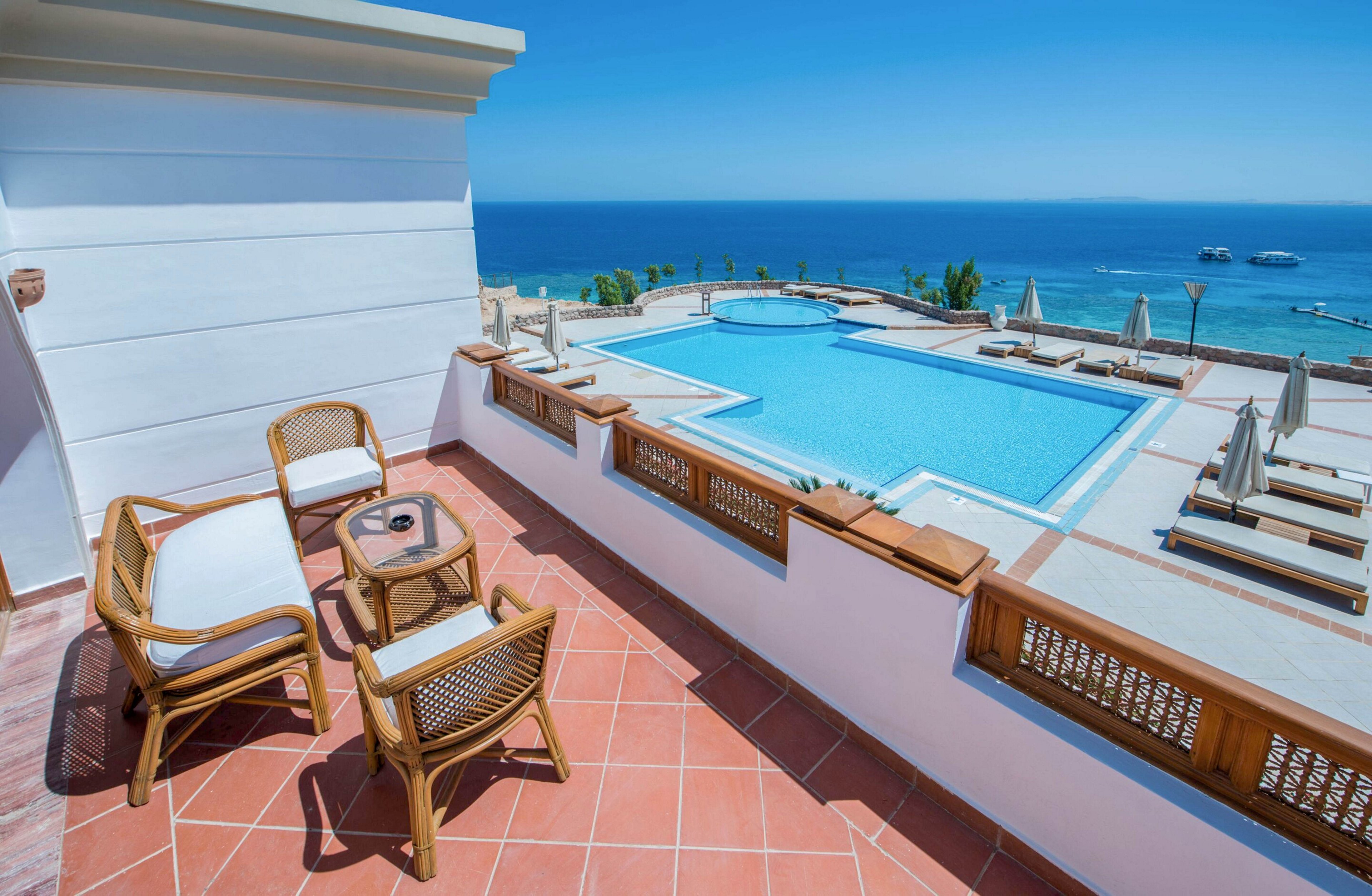 Reef Oasis Beach Resort