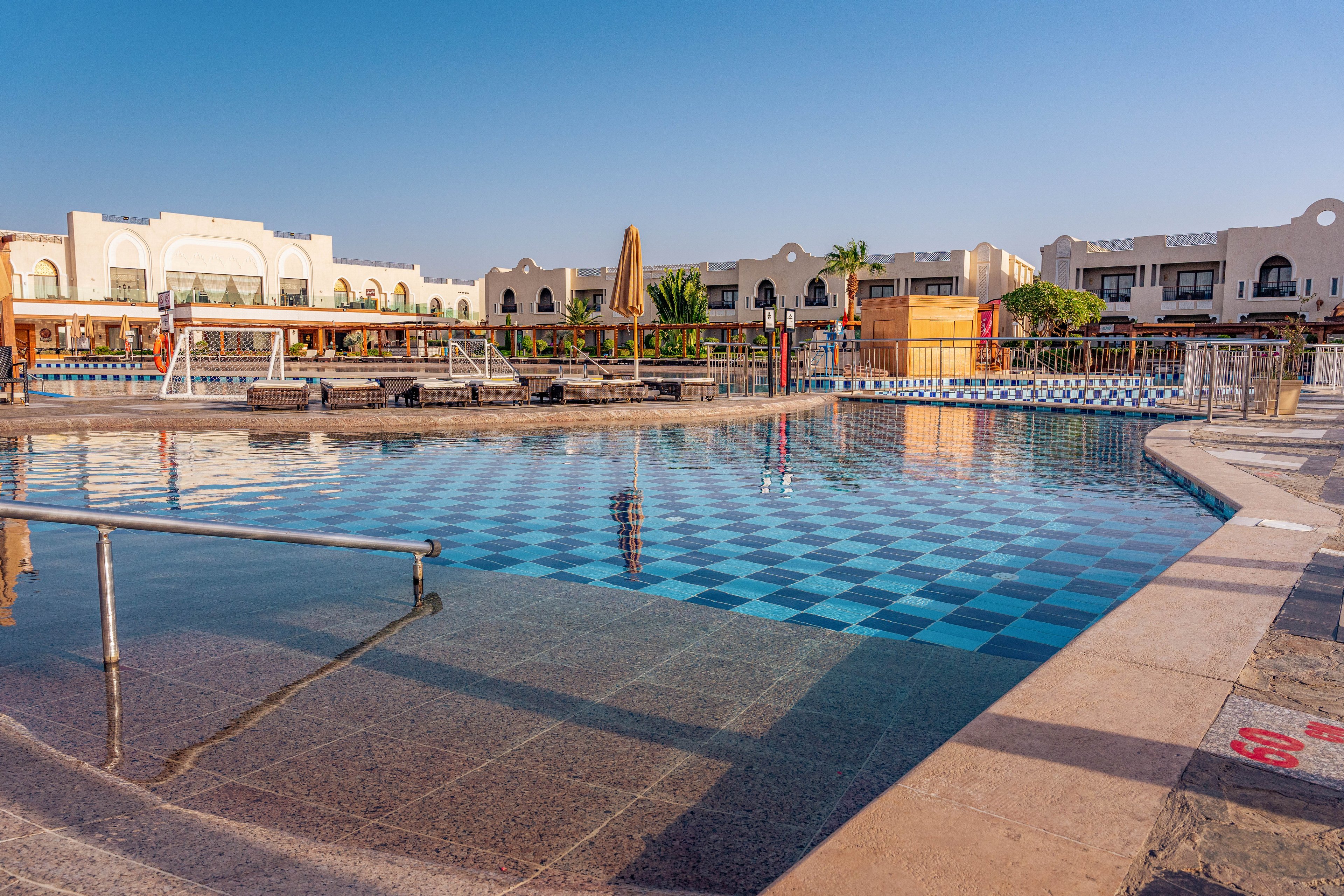 Sunrise Arabian Beach Resort